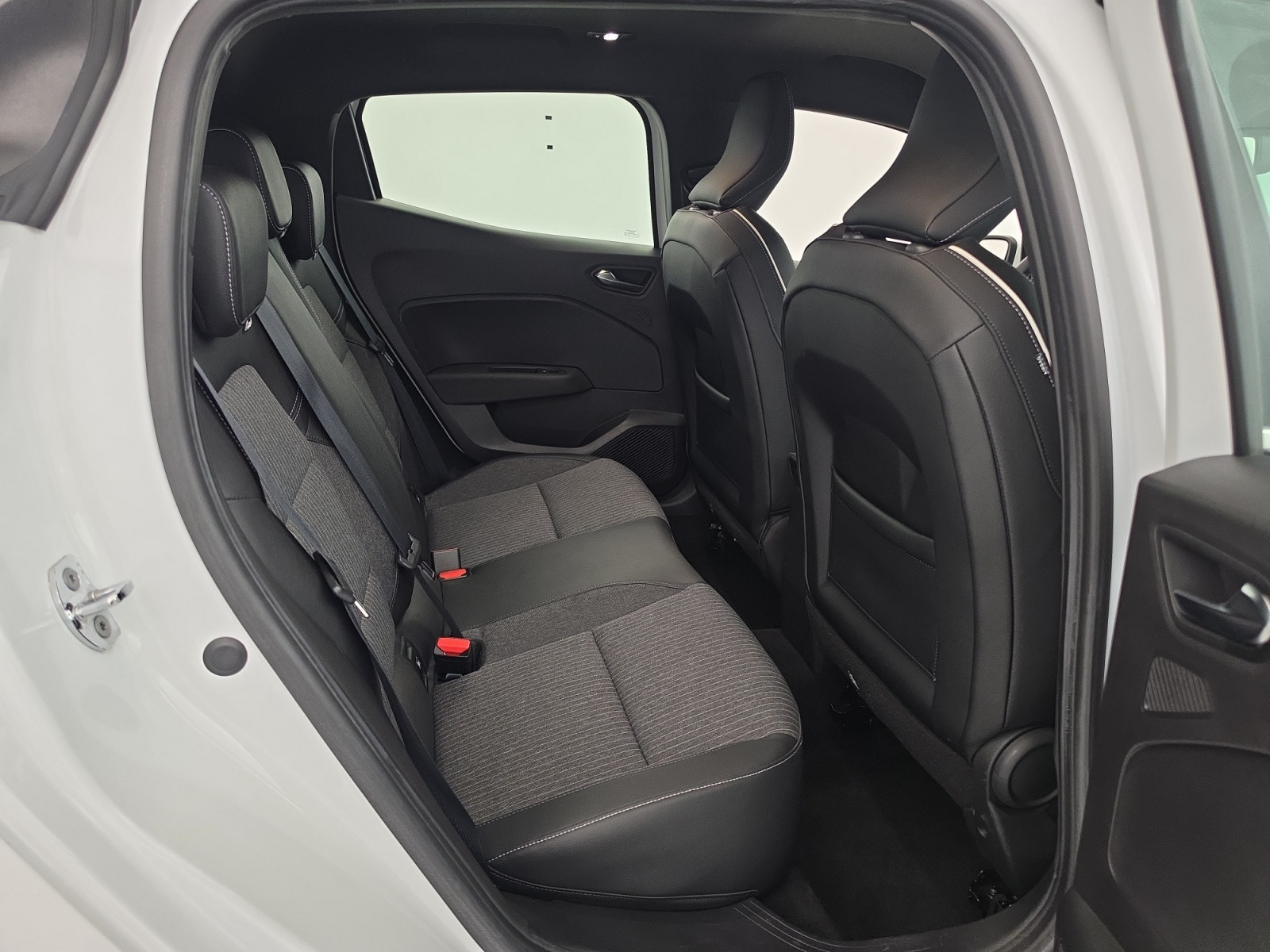 Vente en ligne Renault Clio 5 Clio TCe 90 - 21N au prix de 14 990 €