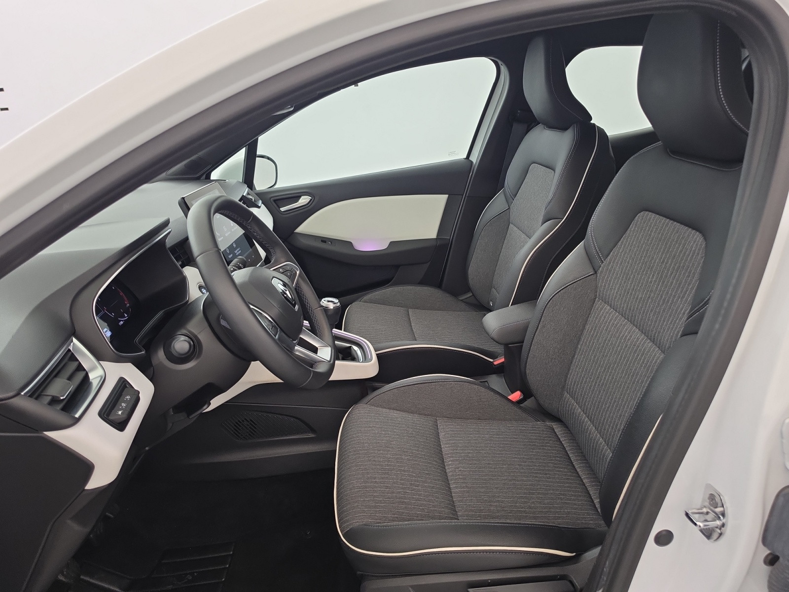 Vente en ligne Renault Clio 5 Clio TCe 90 - 21N au prix de 14 990 €