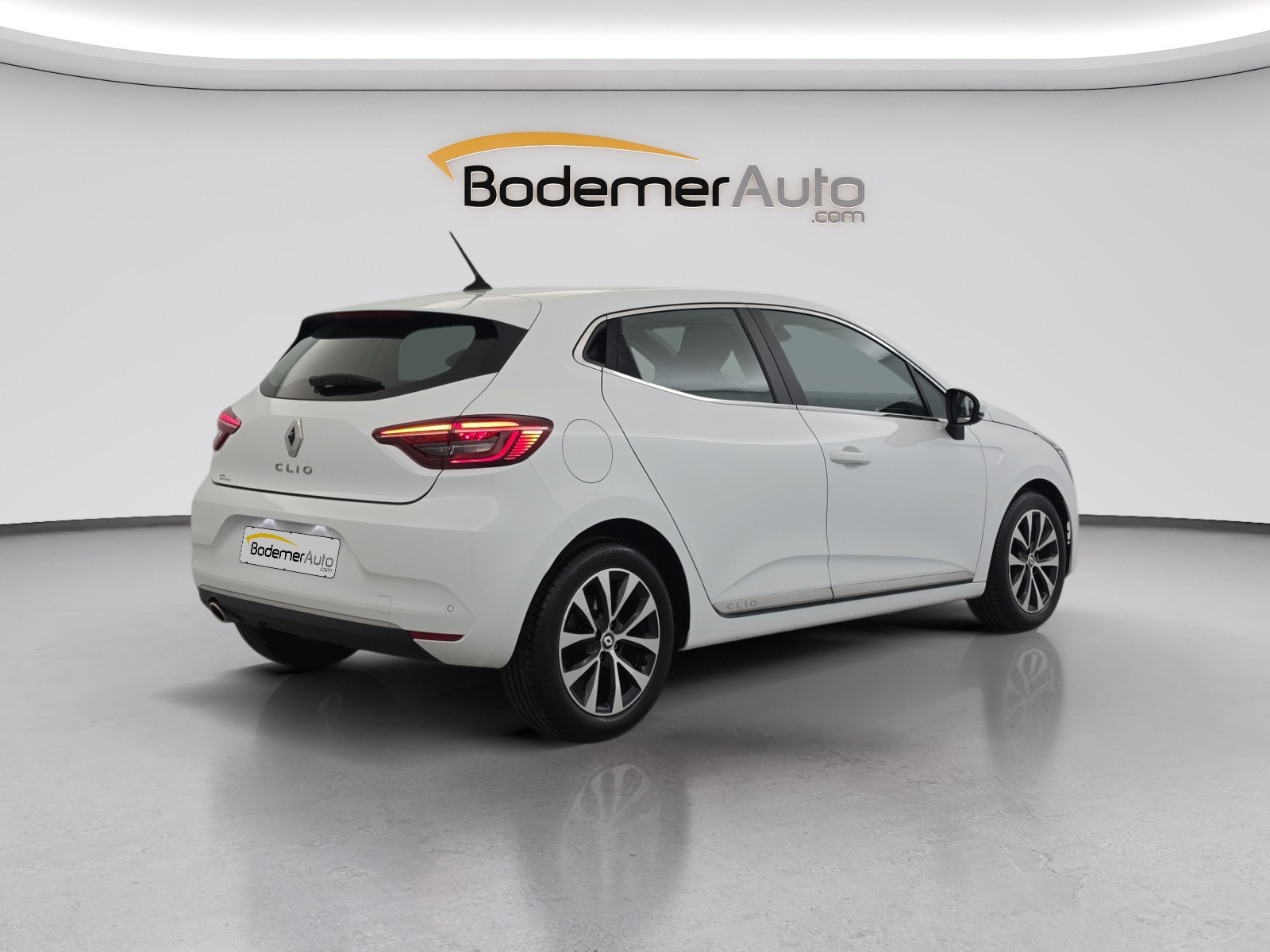 Vente en ligne Renault Clio 5 Clio TCe 90 - 21N au prix de 14 990 €