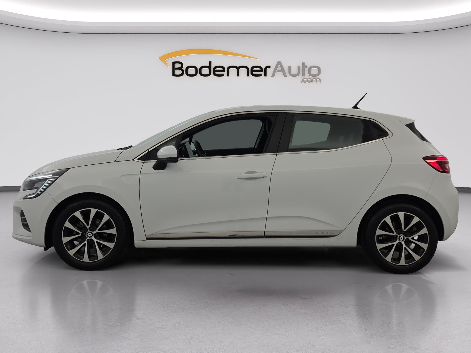 Vente en ligne Renault Clio 5 Clio TCe 90 - 21N au prix de 14 990 €