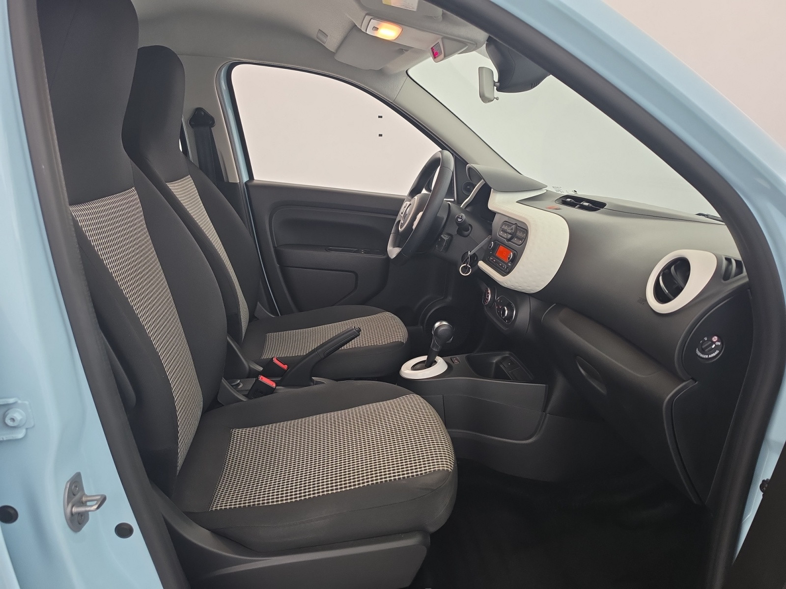 Vente en ligne Renault Twingo Electrique Twingo III E-Tech au prix de 11 490 €