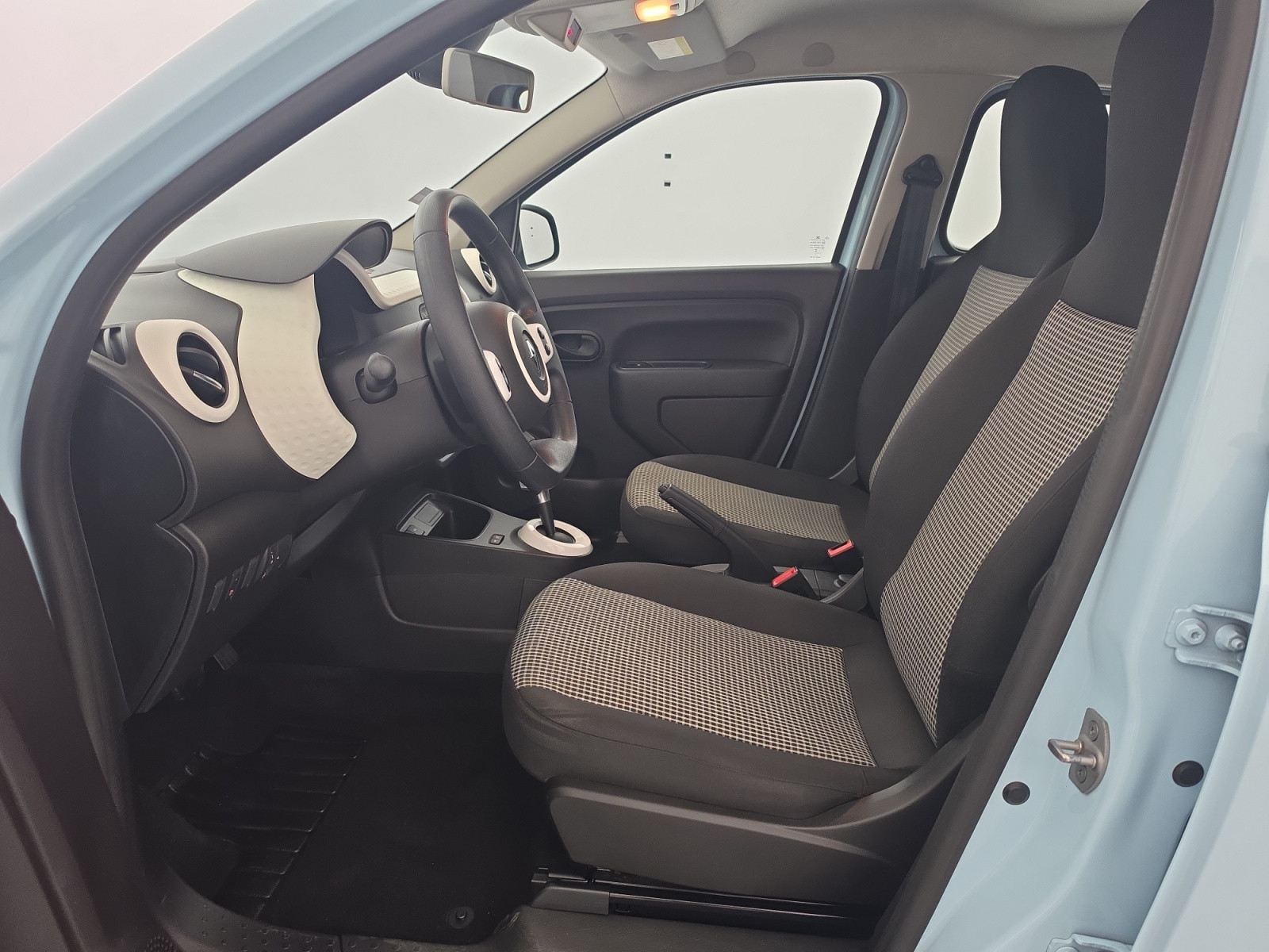 Vente en ligne Renault Twingo Electrique Twingo III E-Tech au prix de 11 490 €