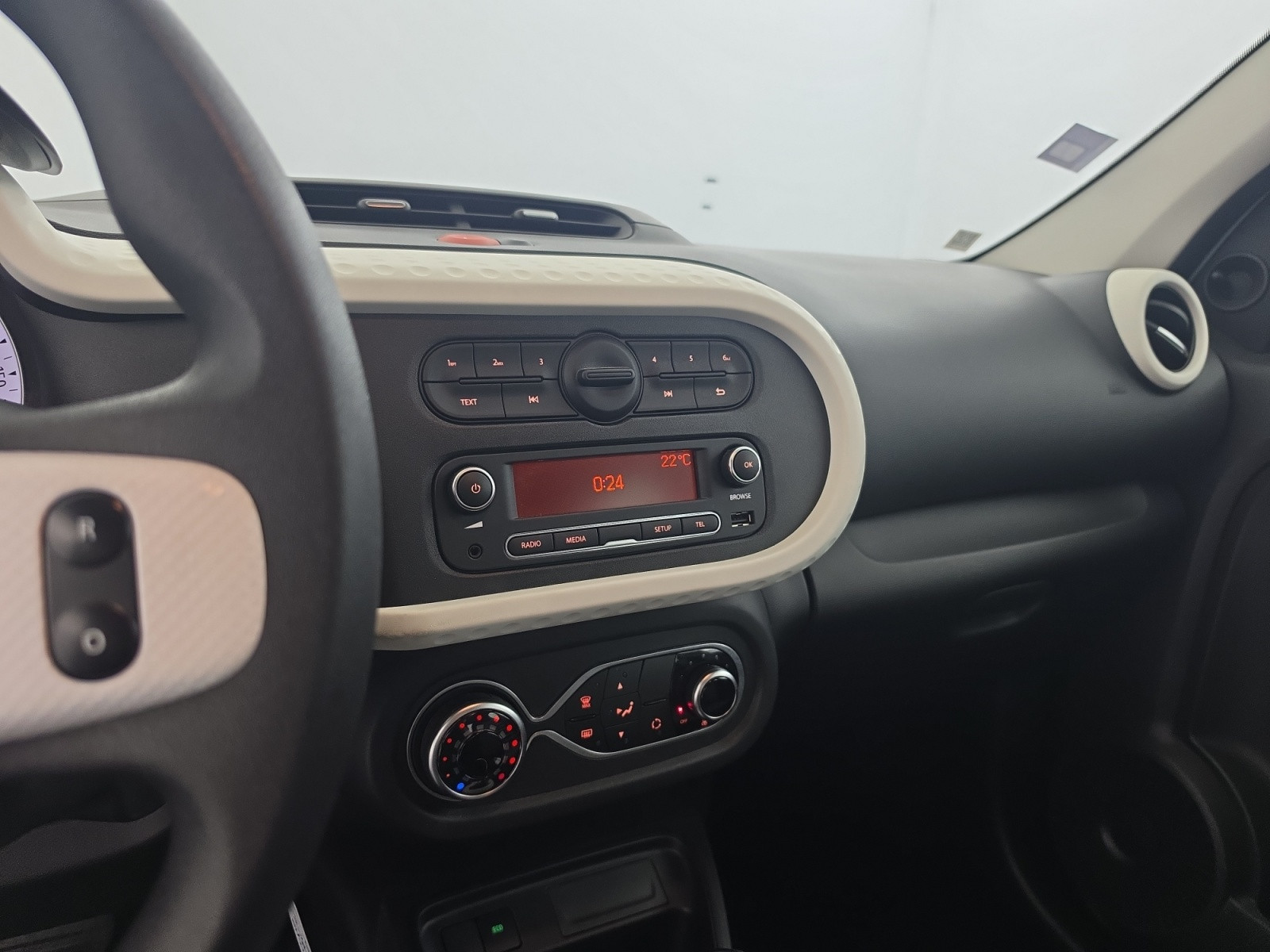 Vente en ligne Renault Twingo Electrique Twingo III E-Tech au prix de 11 490 €