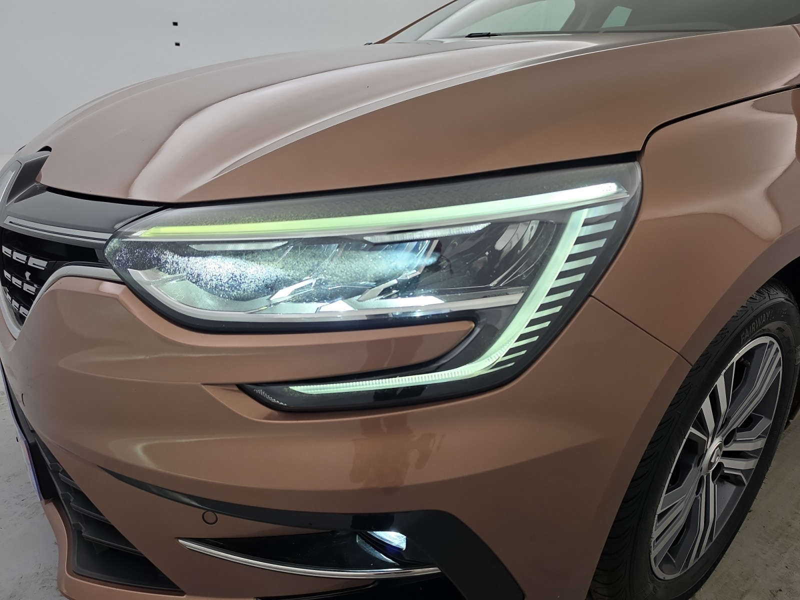 Vente en ligne Renault Megane 4 Mégane IV Berline Blue dCi 115 EDC au prix de 17 490 €