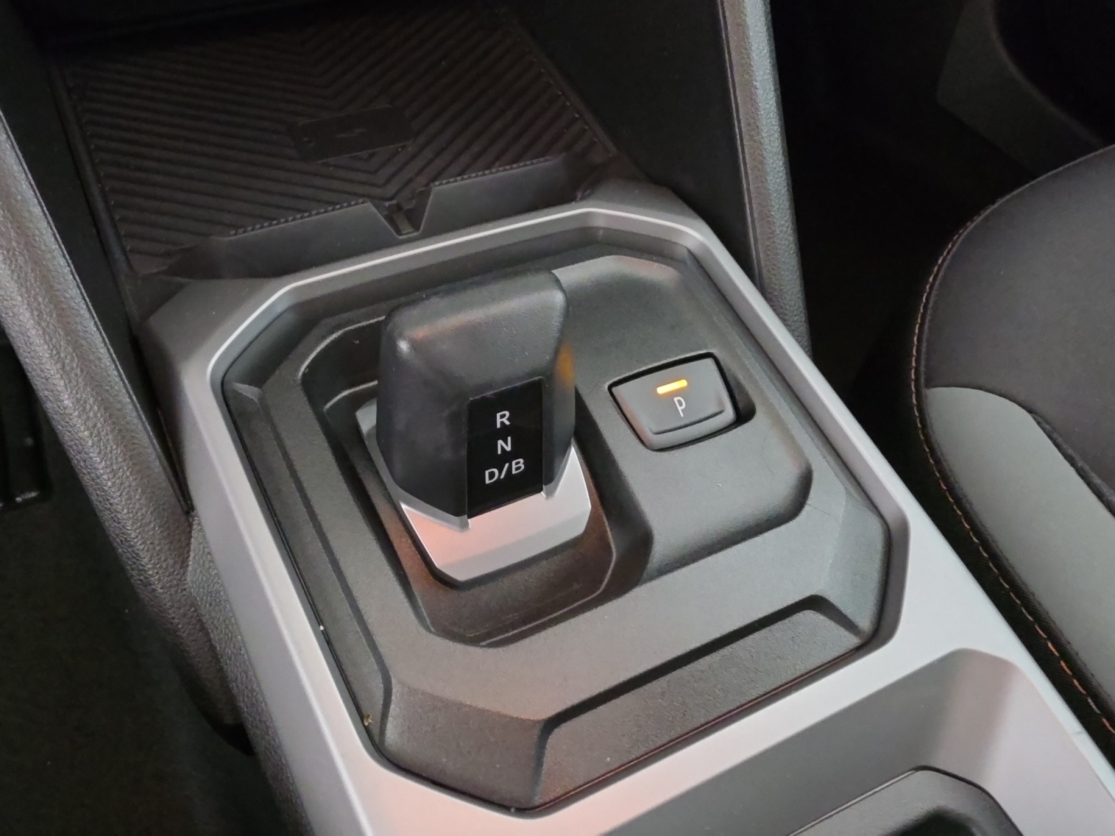 Vente en ligne Dacia Duster  Hybrid 140 au prix de 25 990 €