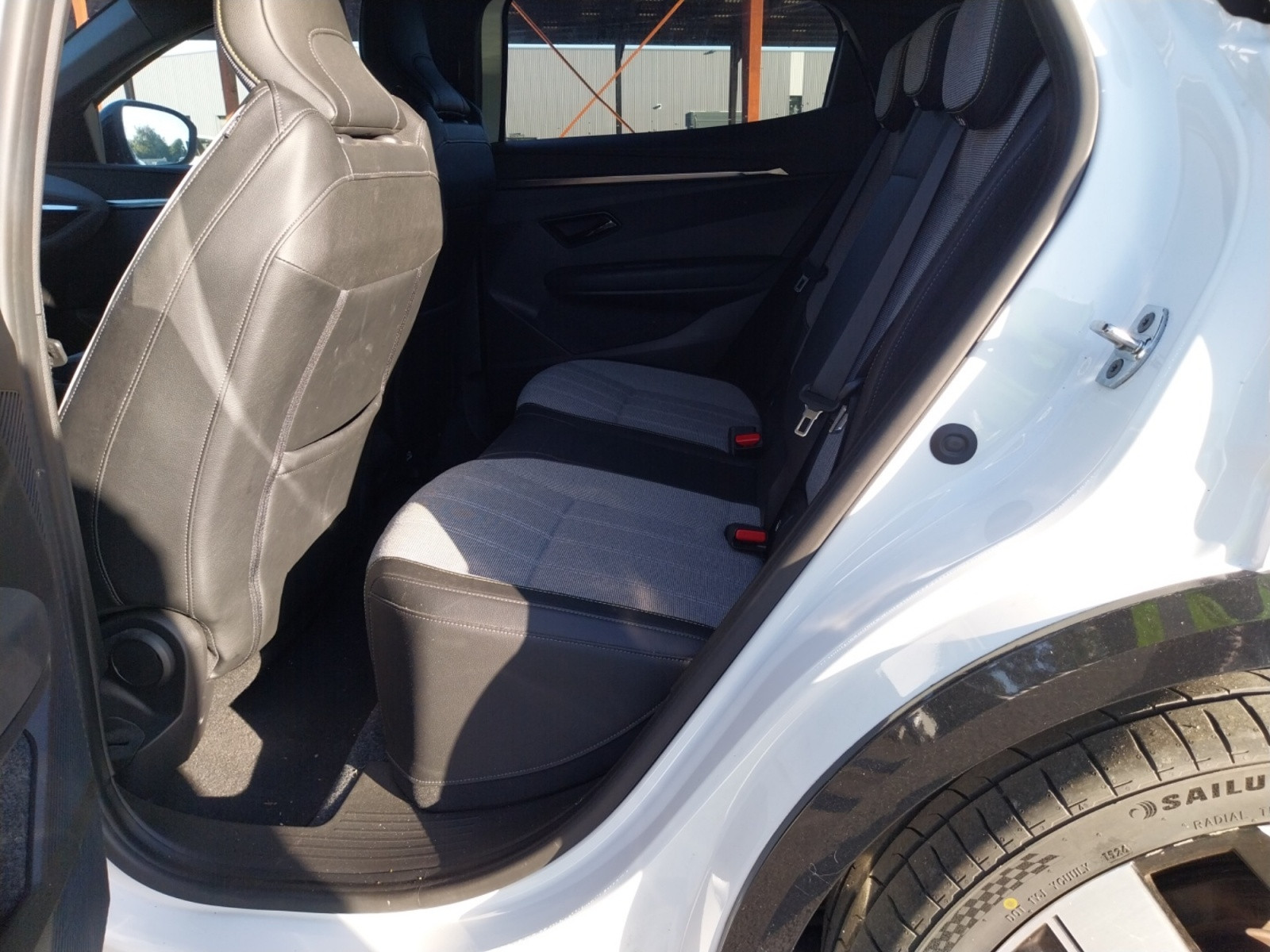 Vente en ligne Renault Megane E-Tech  EV60 220 ch super charge au prix de 24 990 €