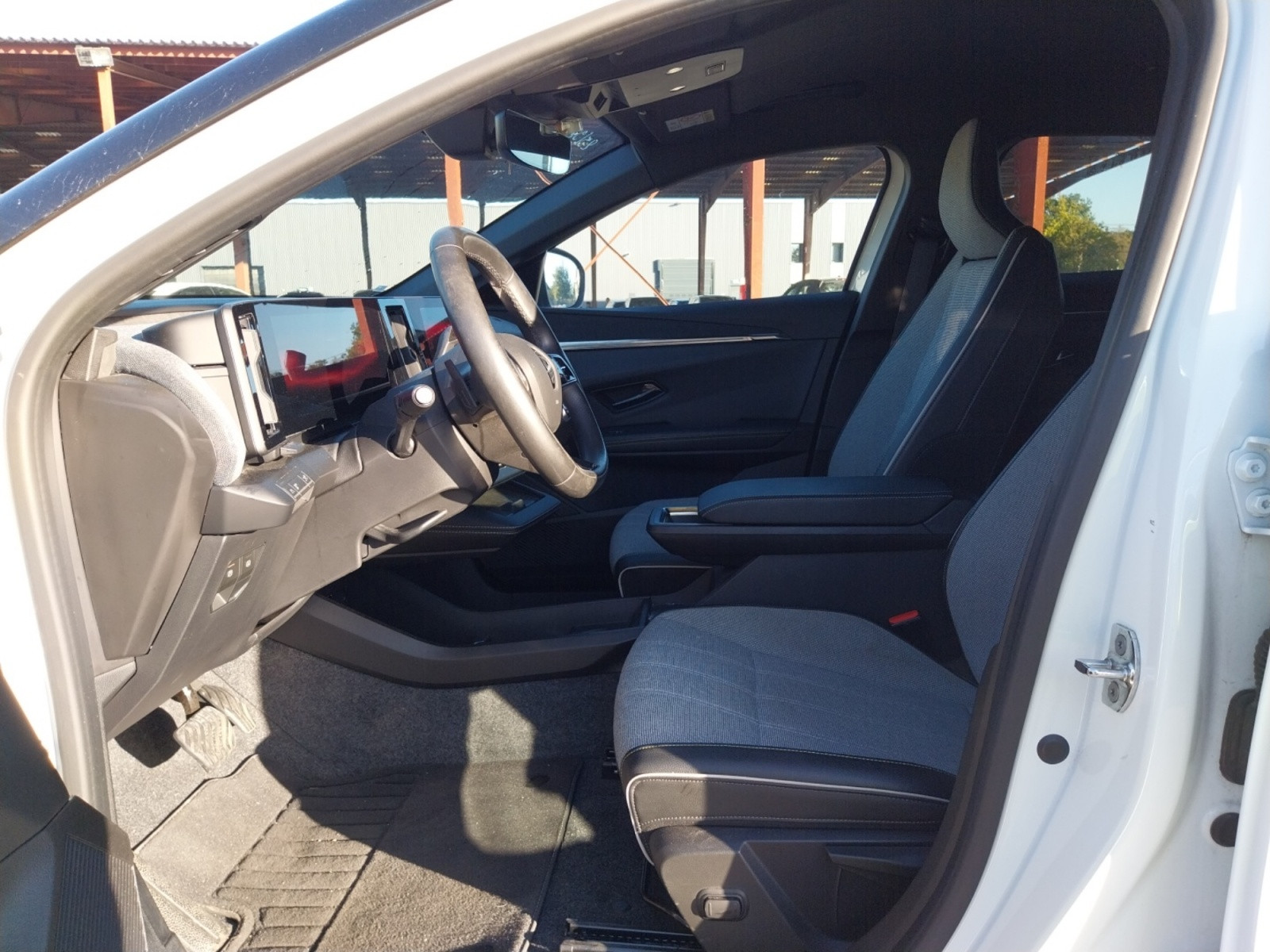 Vente en ligne Renault Megane E-Tech  EV60 220 ch super charge au prix de 24 990 €