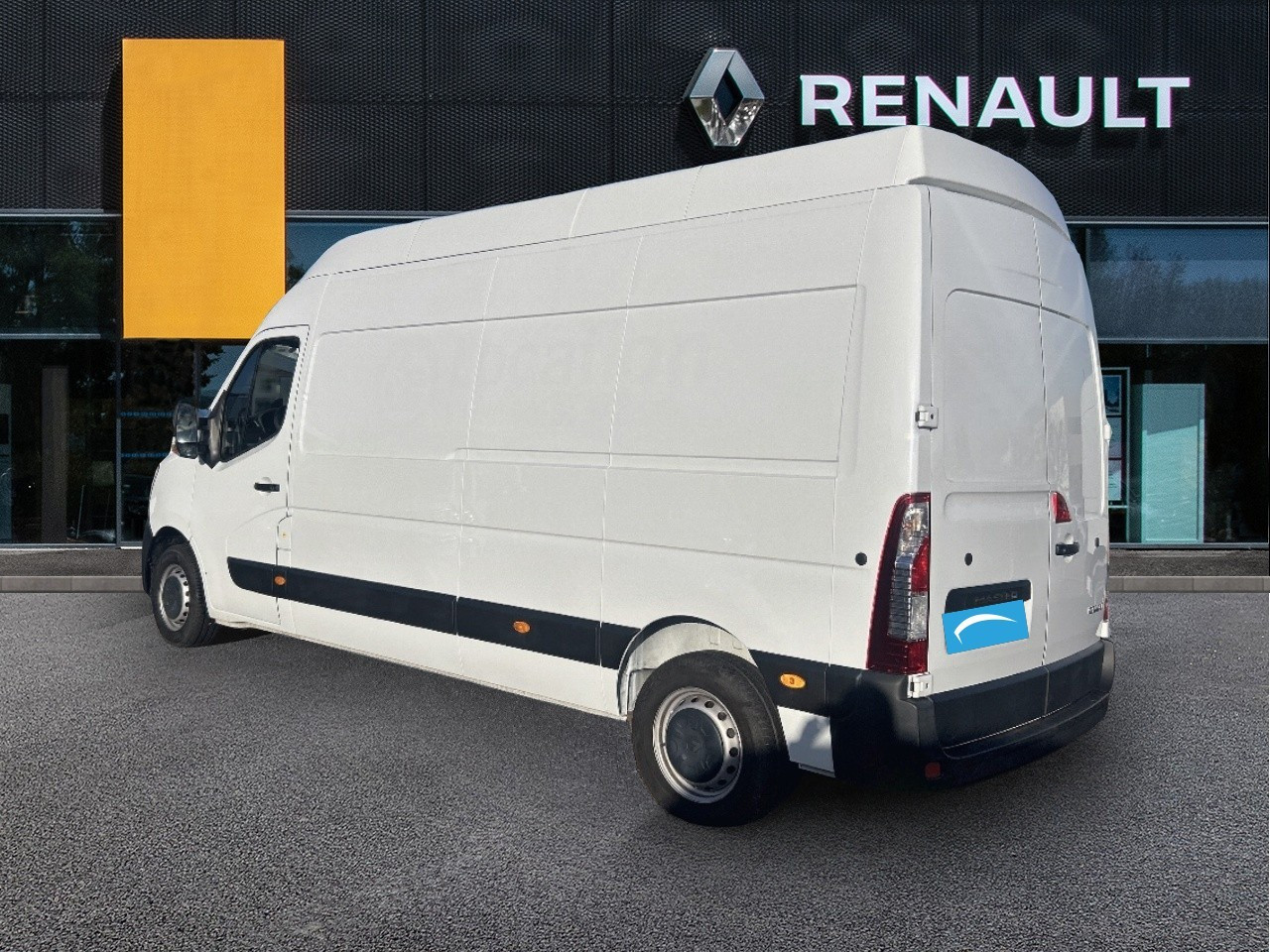 Vente en ligne Renault Master Fourgon MASTER FGN TRAC F3500 L3H3 BLUE DCI 135 au prix de 25 190 €