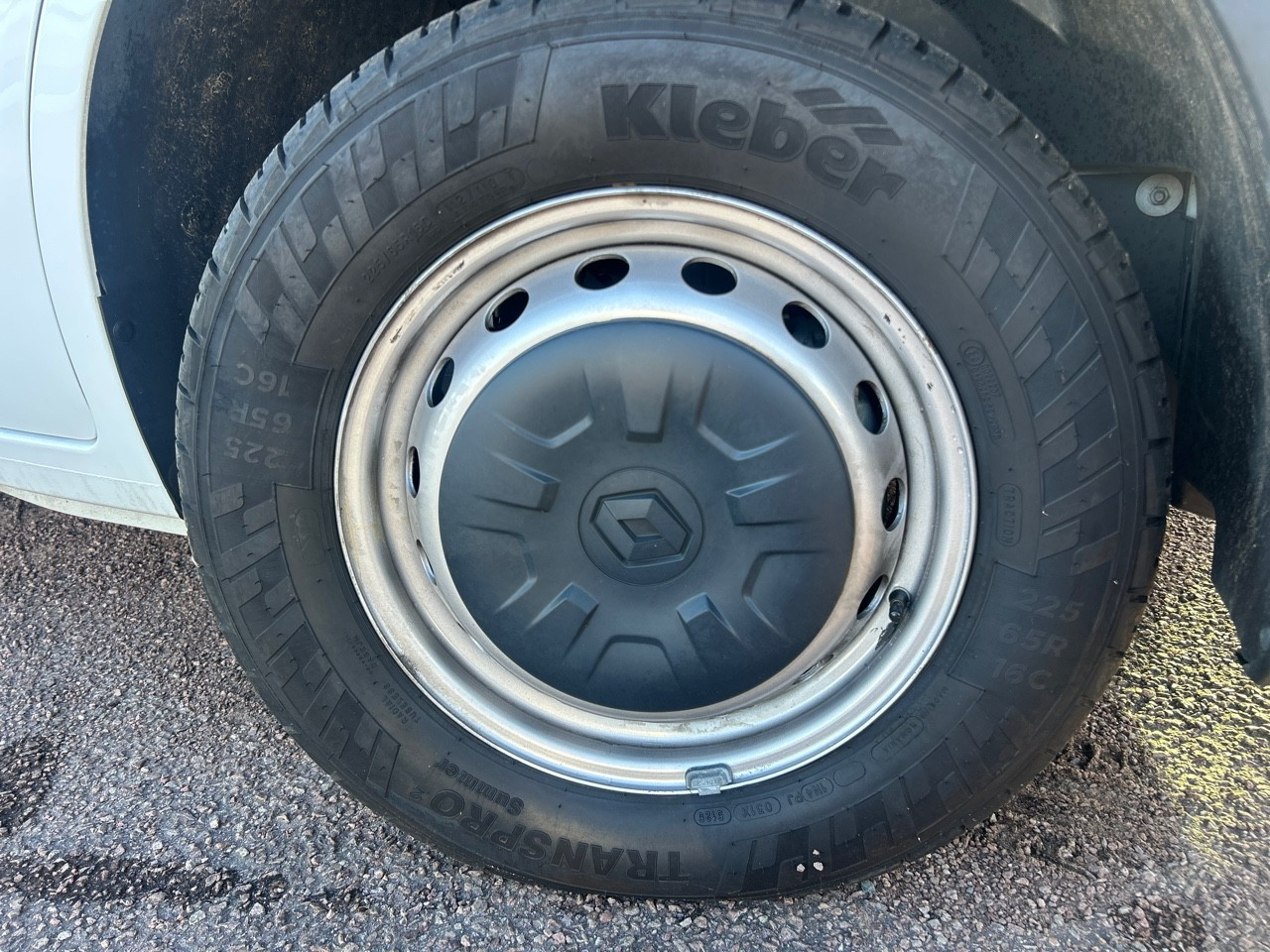 Vente en ligne Renault Master Fourgon MASTER FGN TRAC F3500 L3H3 BLUE DCI 135 au prix de 25 190 €