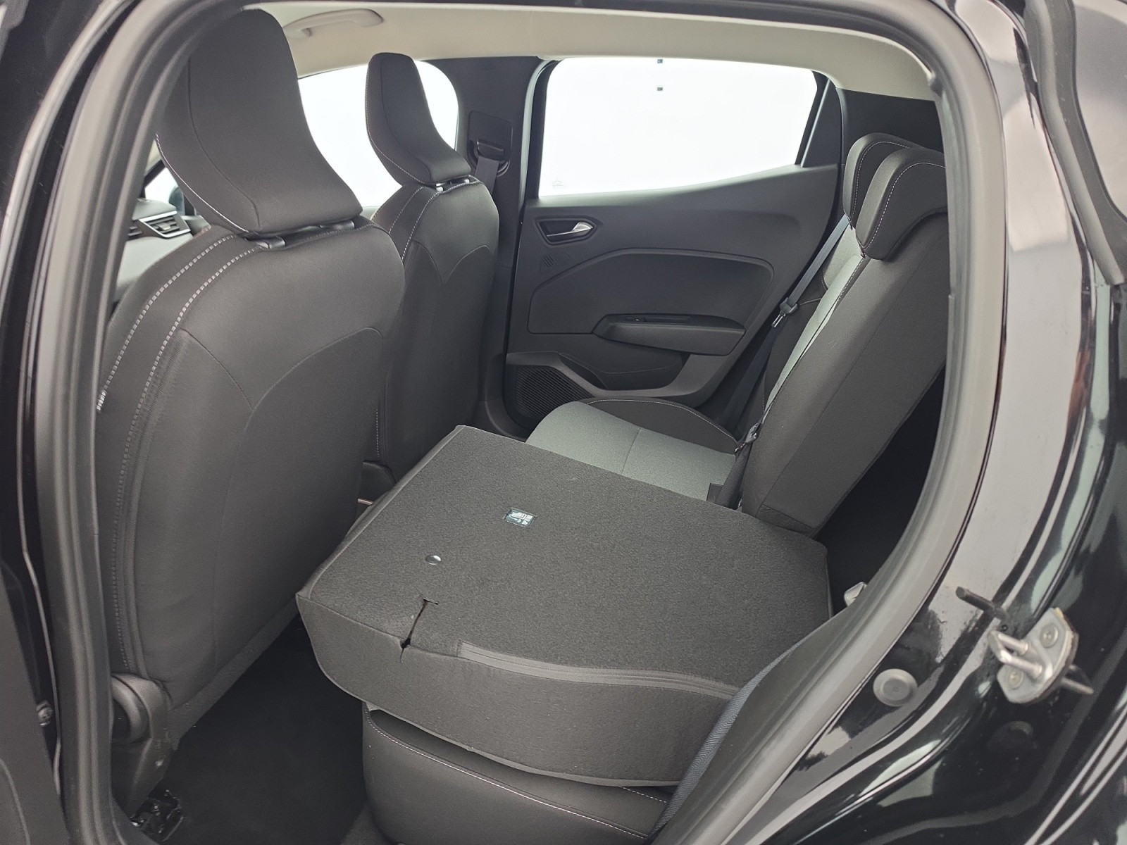 Vente en ligne Renault Clio 5 Clio Blue dCi 100 ch GSR2 au prix de 16 690 €
