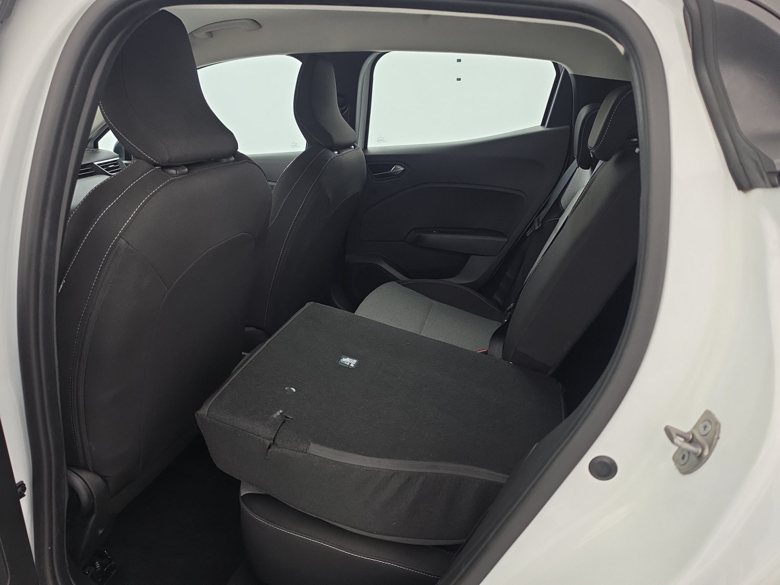 Vente en ligne Renault Clio 5 Clio TCe 90 ch GSR2 au prix de 12 990 €