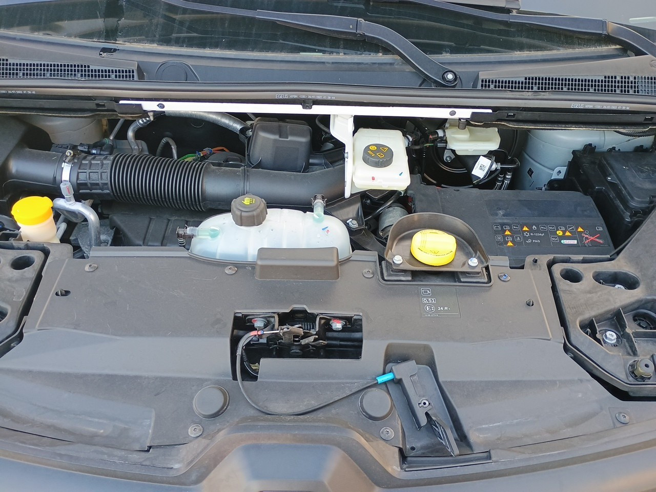 Vente en ligne Renault Trafic 3 Fourgon TRAFIC FGN L2H1 3000 KG BLUE DCI 130 au prix de 22 990 €