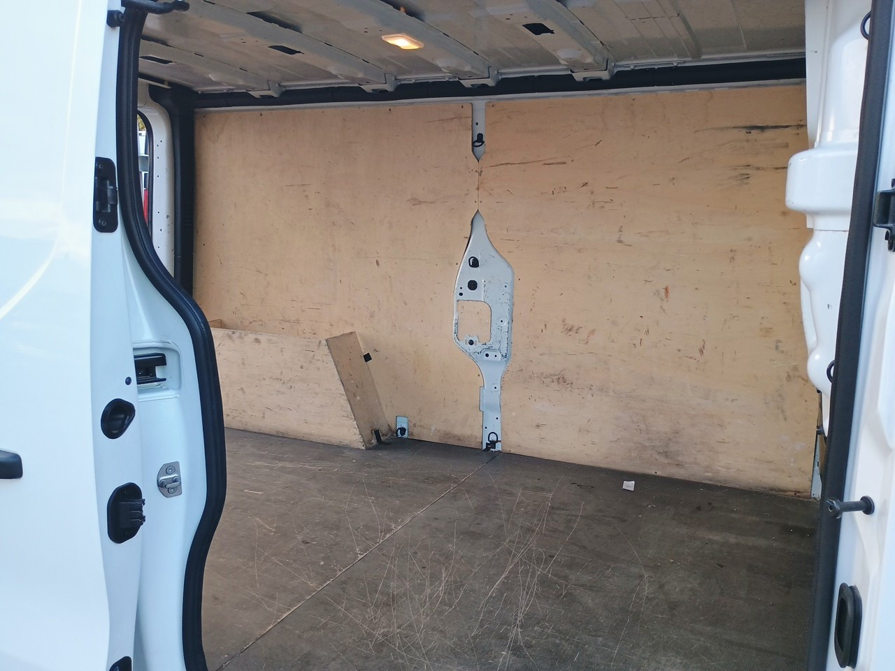 Vente en ligne Renault Trafic 3 Fourgon TRAFIC FGN L2H1 3000 KG BLUE DCI 130 au prix de 22 990 €