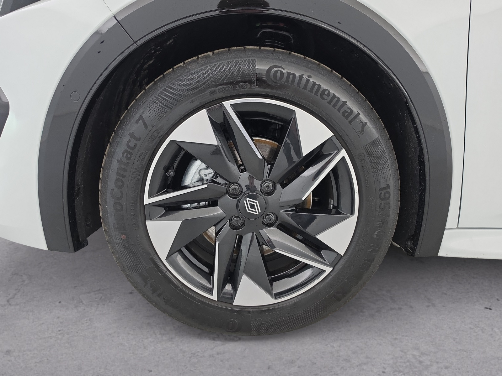 Vente en ligne Renault Clio 6 Clio E-Tech full hybrid 160 ch au prix de 25 990 €