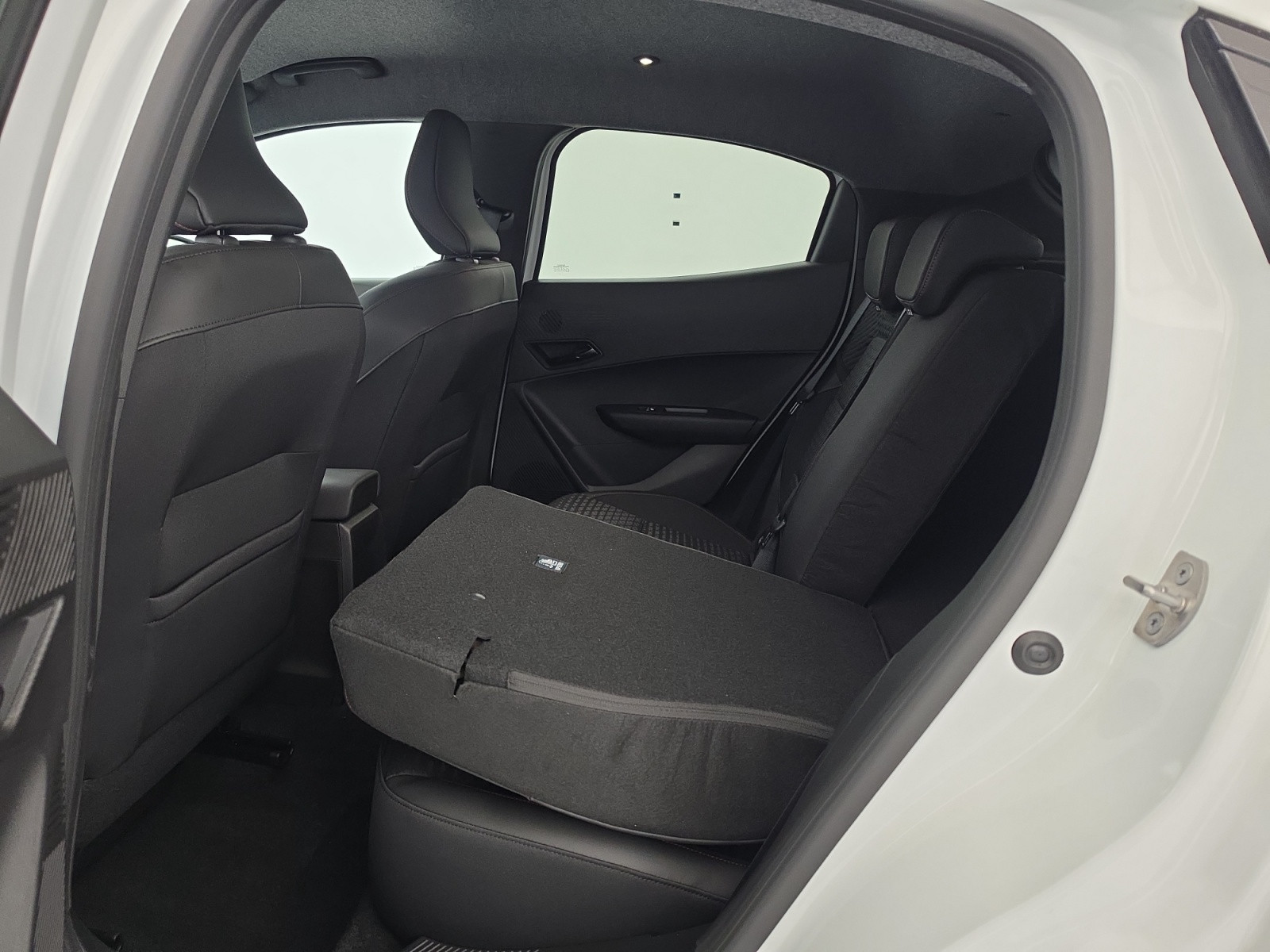 Vente en ligne Renault Clio 6 Clio E-Tech full hybrid 160 ch au prix de 25 990 €