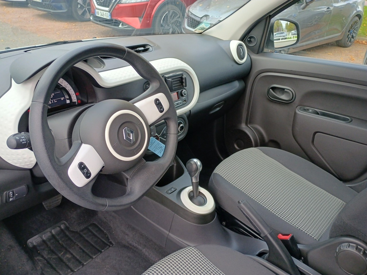 Vente en ligne Renault Twingo Electrique Twingo III E-Tech au prix de 11 990 €