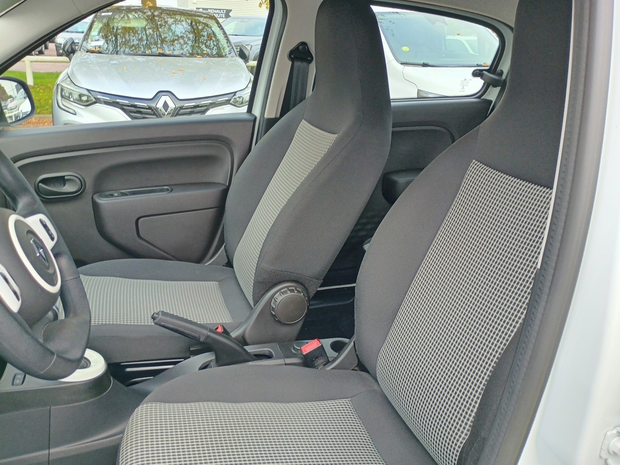 Vente en ligne Renault Twingo Electrique Twingo III E-Tech au prix de 11 990 €