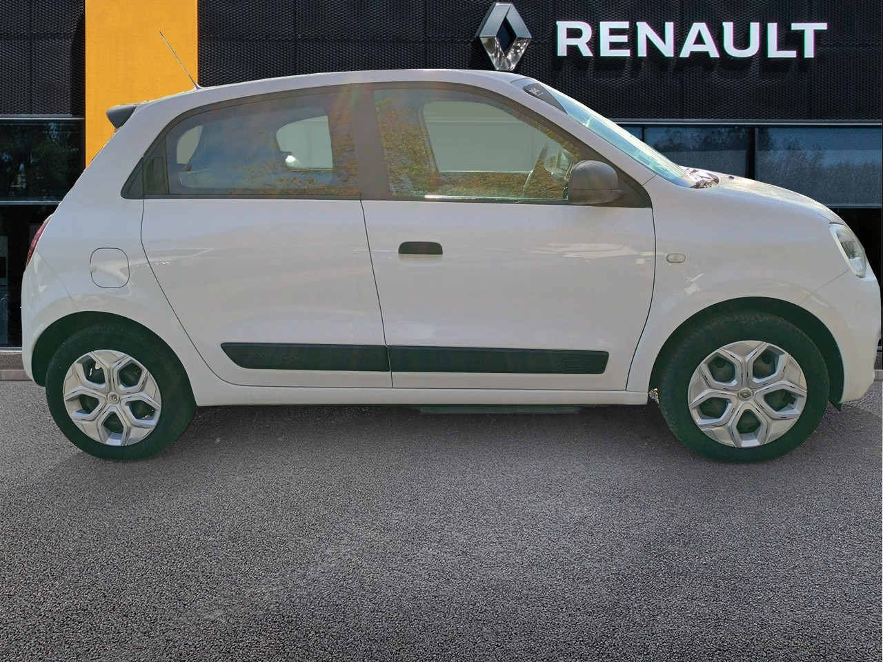 Vente en ligne Renault Twingo Electrique Twingo III E-Tech au prix de 11 990 €
