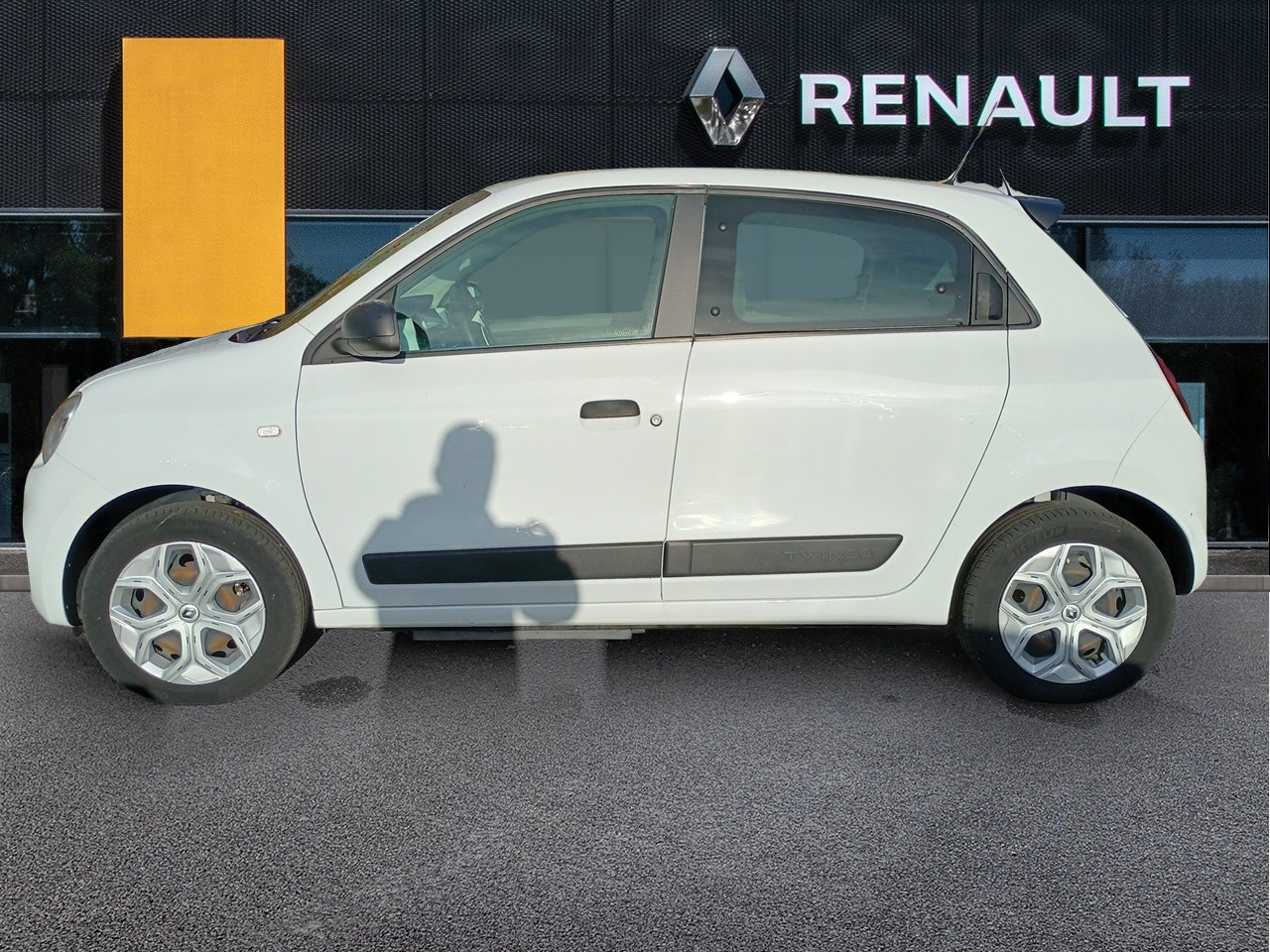 Vente en ligne Renault Twingo Electrique Twingo III E-Tech au prix de 11 990 €