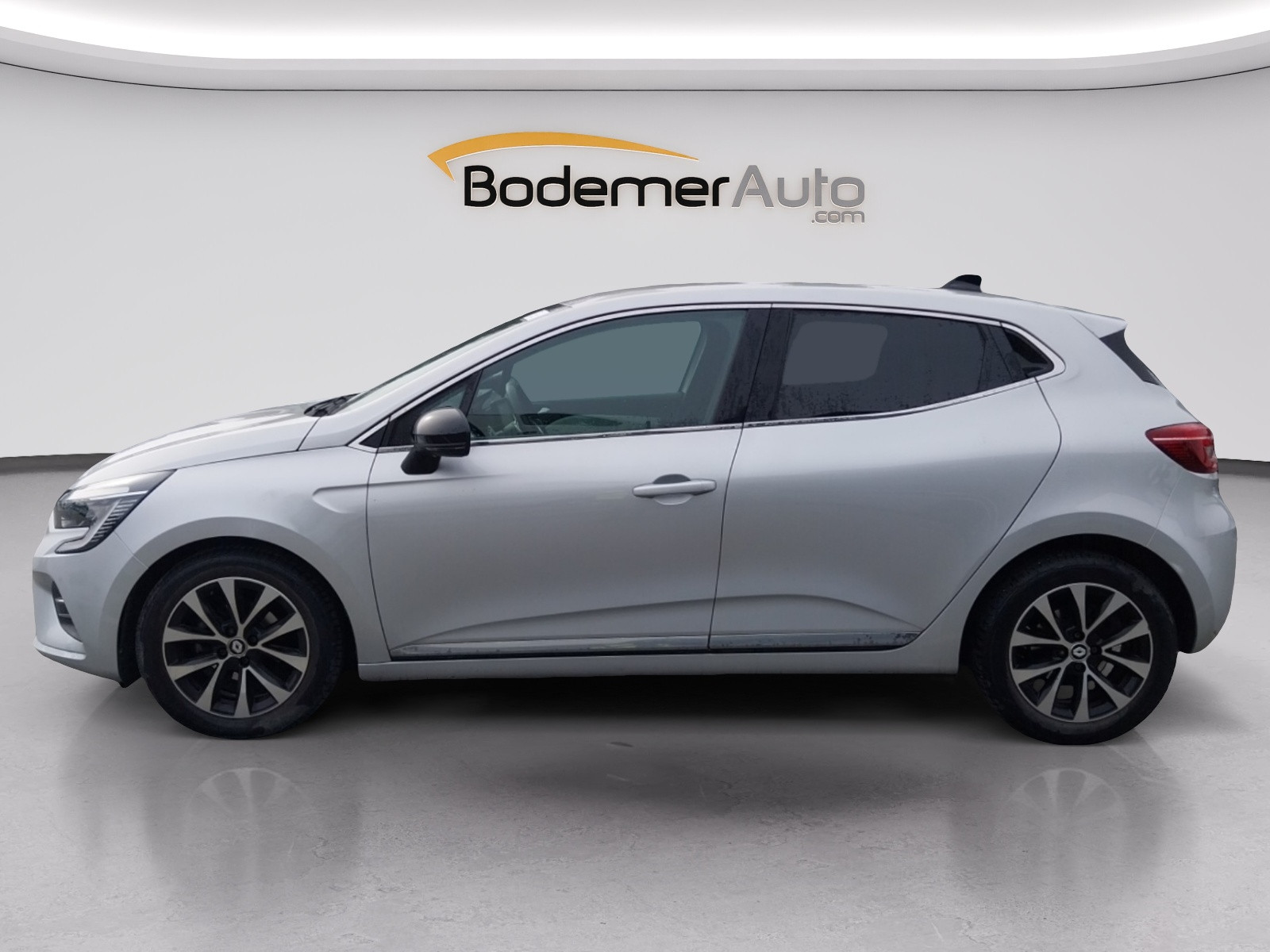 Vente en ligne Renault Clio 5 Clio TCe 90 au prix de 14 990 €