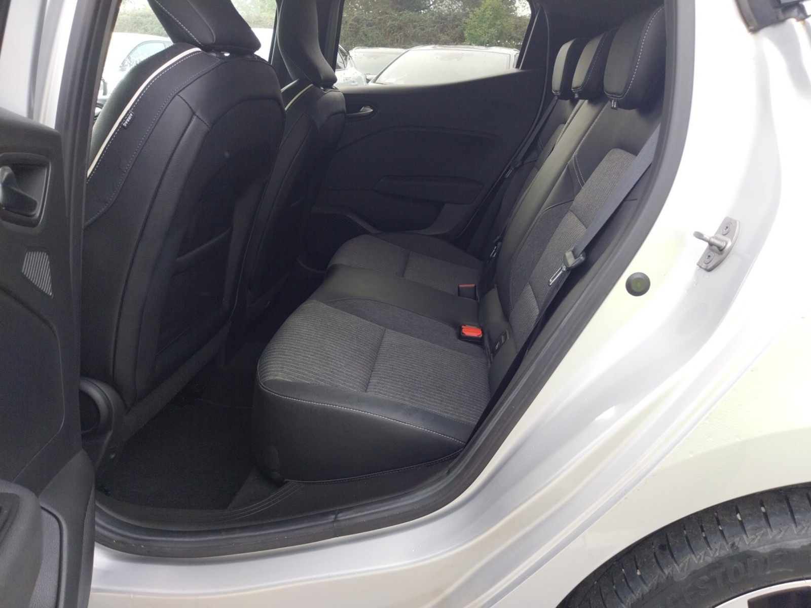 Vente en ligne Renault Clio 5 Clio TCe 90 au prix de 14 990 €