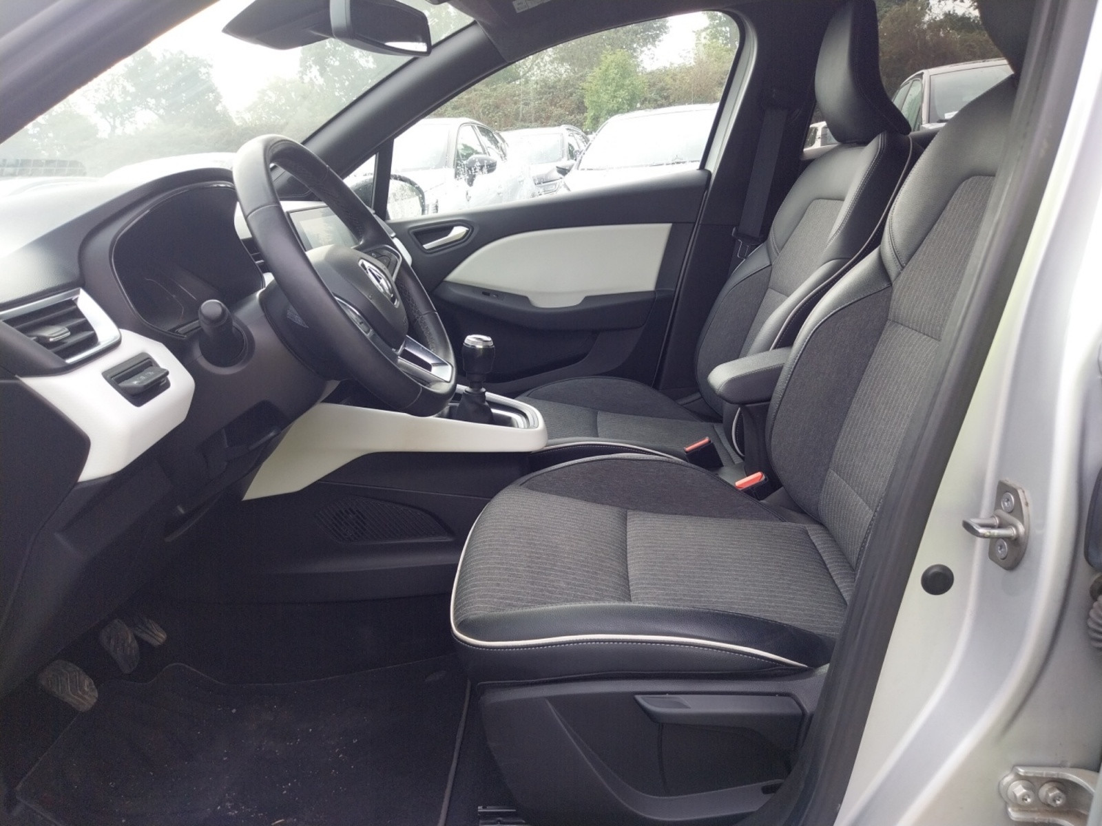 Vente en ligne Renault Clio 5 Clio TCe 90 au prix de 14 990 €
