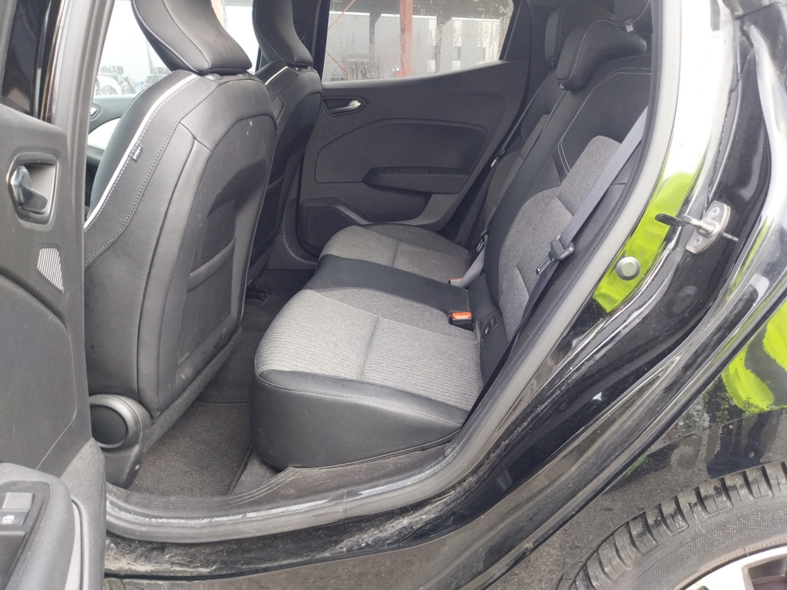 Vente en ligne Renault Clio 5 Clio E-Tech full hybrid 145 au prix de 17 390 €