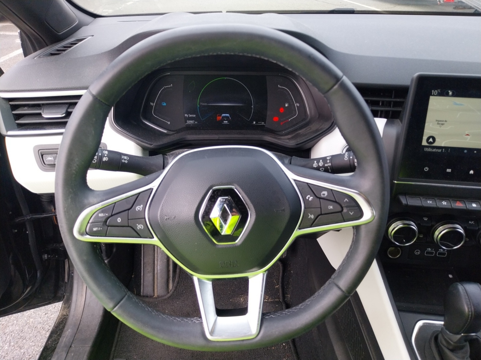 Vente en ligne Renault Clio 5 Clio E-Tech full hybrid 145 au prix de 17 390 €
