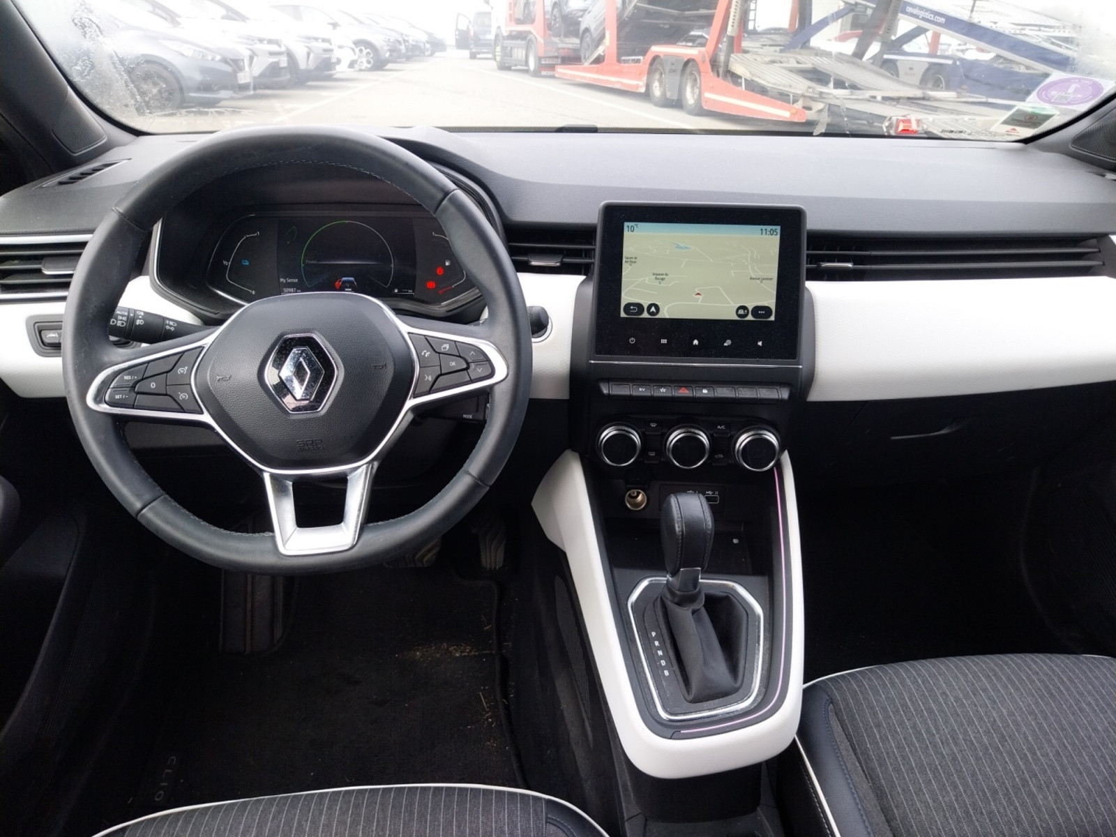 Vente en ligne Renault Clio 5 Clio E-Tech full hybrid 145 au prix de 17 390 €