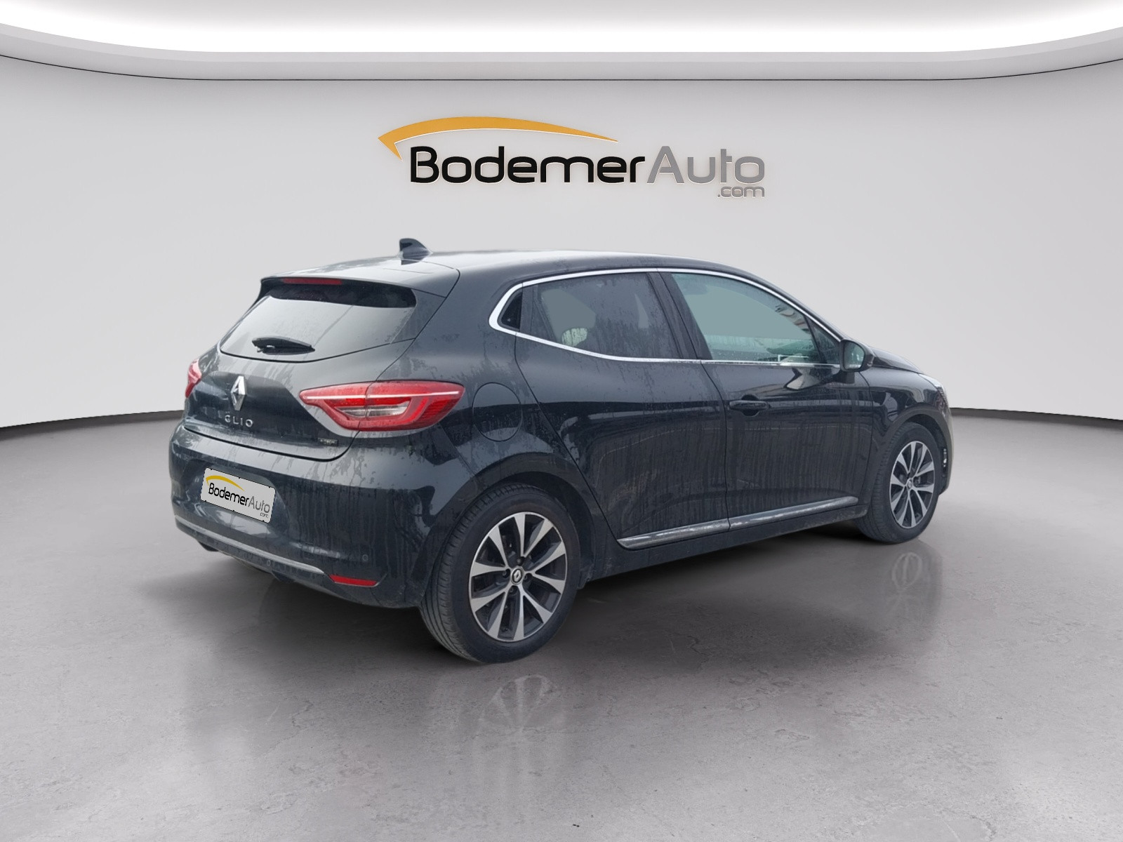Vente en ligne Renault Clio 5 Clio E-Tech full hybrid 145 au prix de 17 390 €