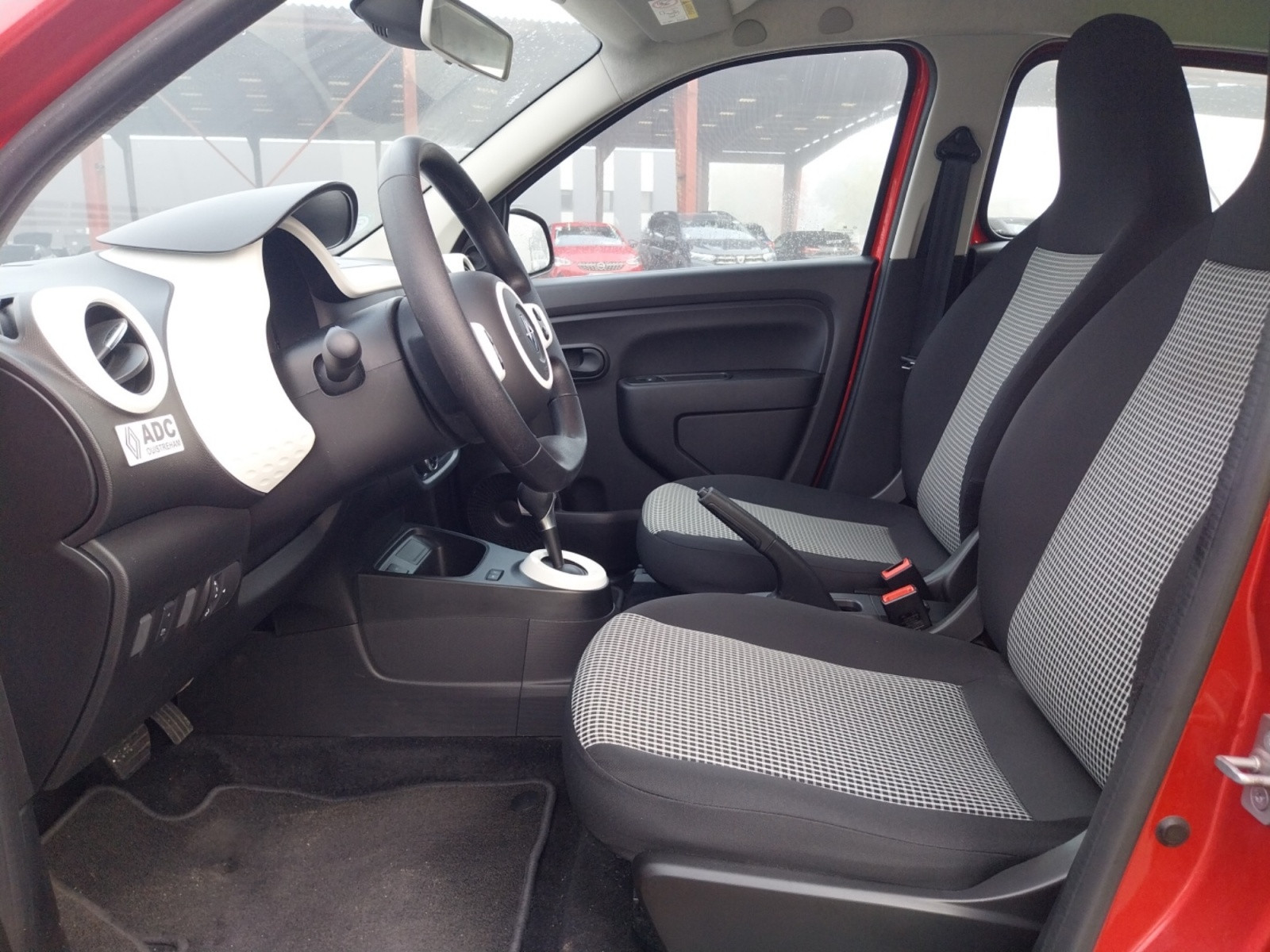 Vente en ligne Renault Twingo Electrique Twingo III E-Tech au prix de 12 990 €