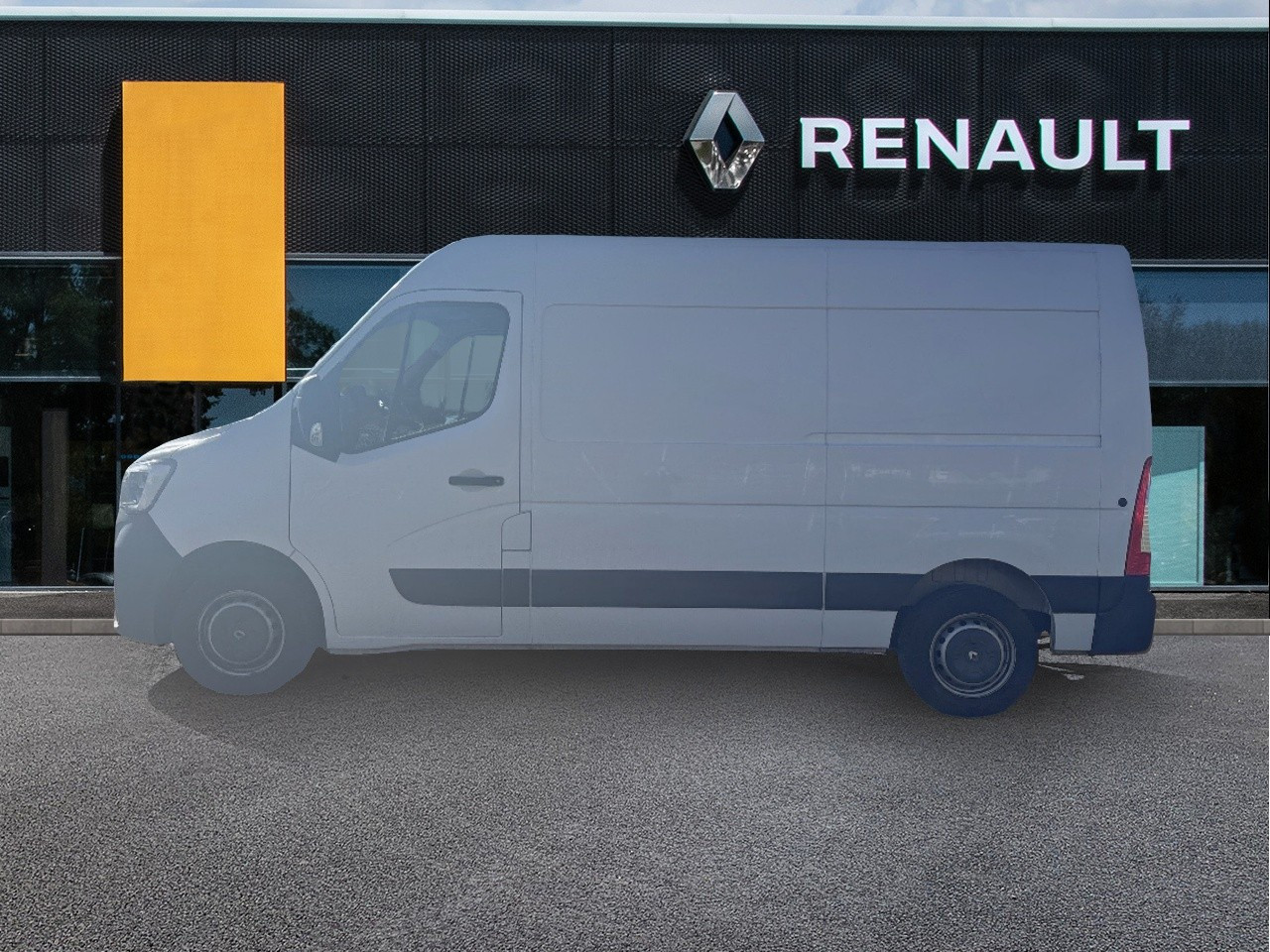 Vente en ligne Renault Master Fourgon MASTER FGN TRAC F3500 L2H2 DCI 135 au prix de 18 490 €