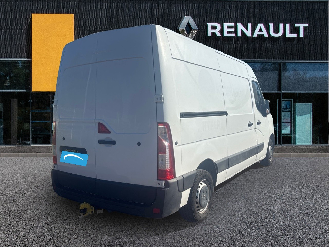 Vente en ligne Renault Master Fourgon MASTER FGN TRAC F3500 L2H2 DCI 135 au prix de 18 490 €