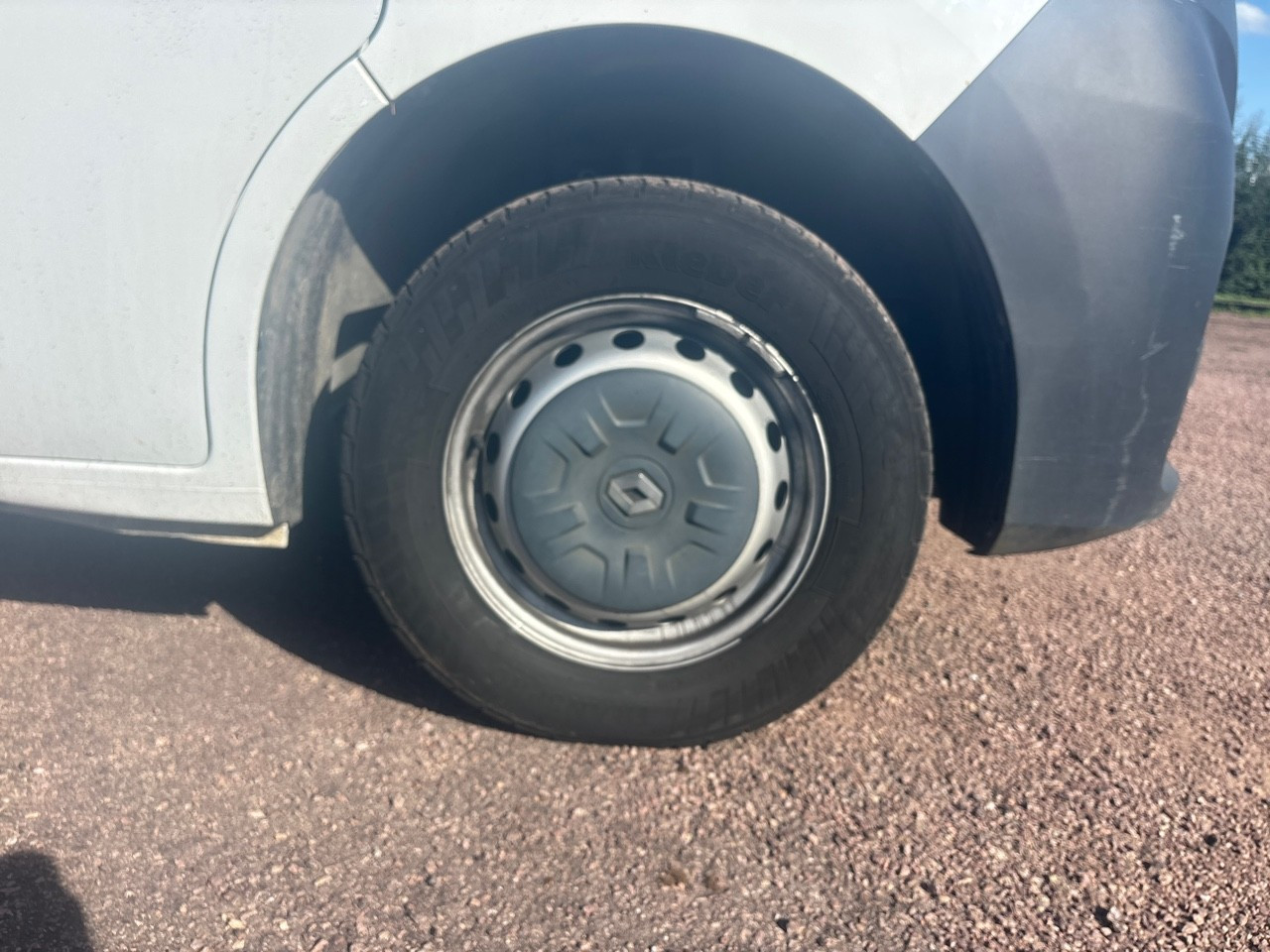 Vente en ligne Renault Master Fourgon MASTER FGN TRAC F3500 L2H2 DCI 135 au prix de 18 490 €
