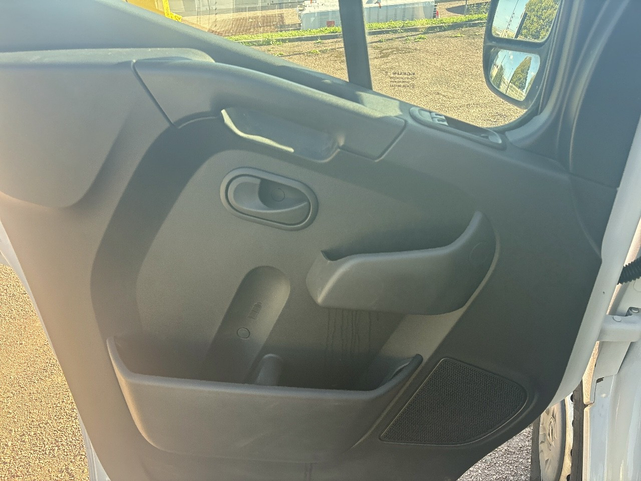Vente en ligne Renault Master Fourgon MASTER FGN TRAC F3500 L2H2 DCI 135 au prix de 18 490 €