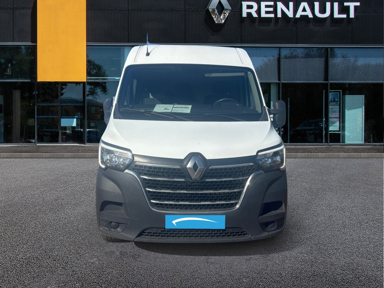 Vente en ligne Renault Master Fourgon MASTER FGN TRAC F3500 L2H2 DCI 135 au prix de 18 490 €