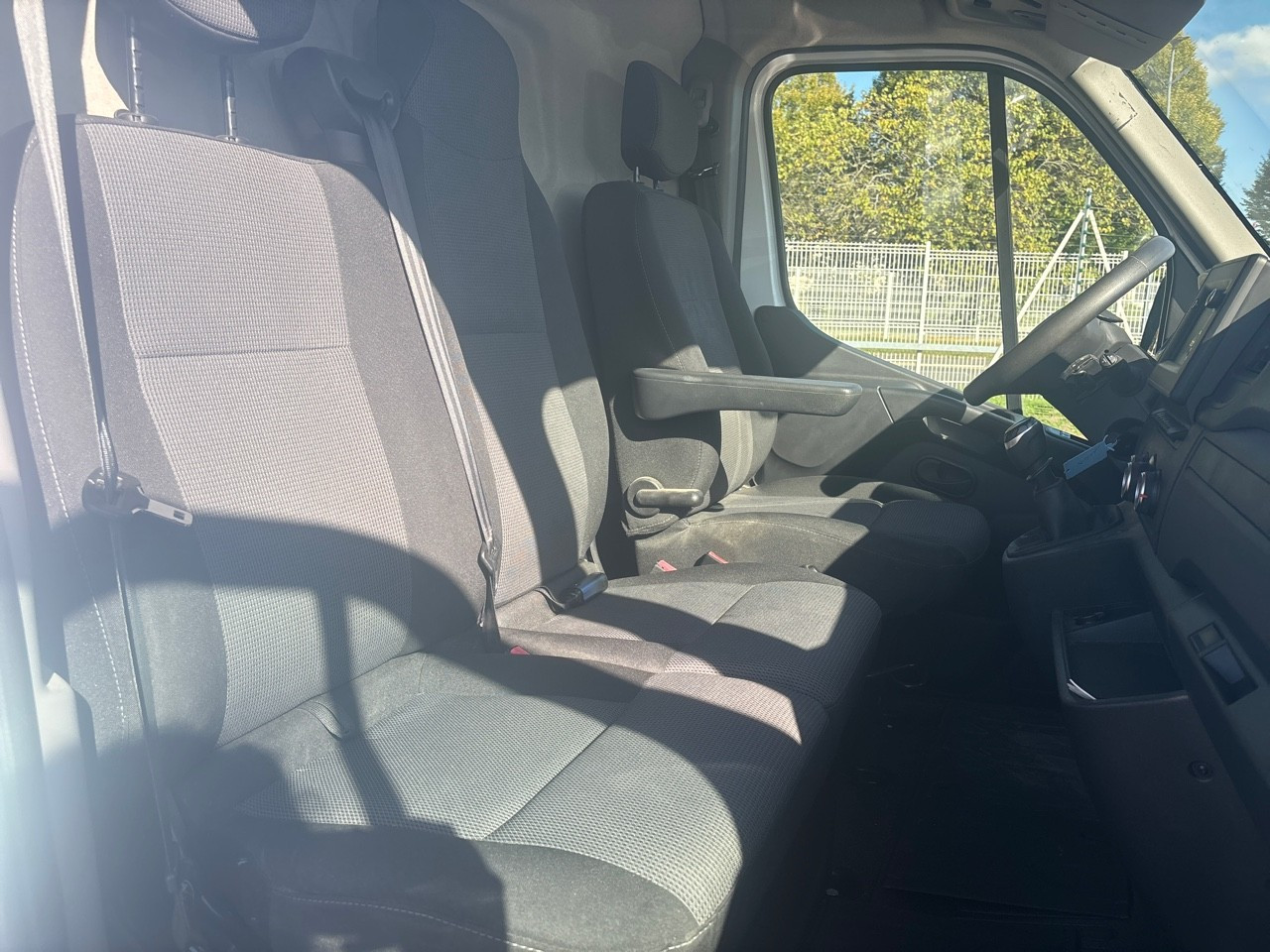 Vente en ligne Renault Master Fourgon MASTER FGN TRAC F3500 L2H2 DCI 135 au prix de 18 490 €