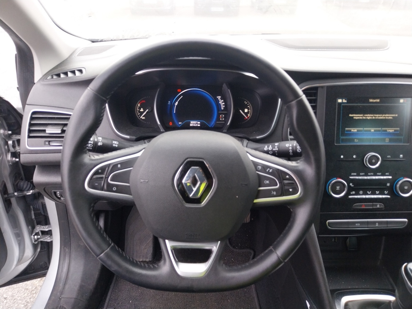 Vente en ligne Renault Megane 4 Mégane IV Berline TCe 140 Energy au prix de 13 990 €