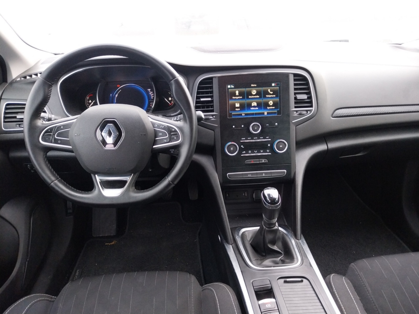 Vente en ligne Renault Megane 4 Mégane IV Berline TCe 140 Energy au prix de 13 990 €
