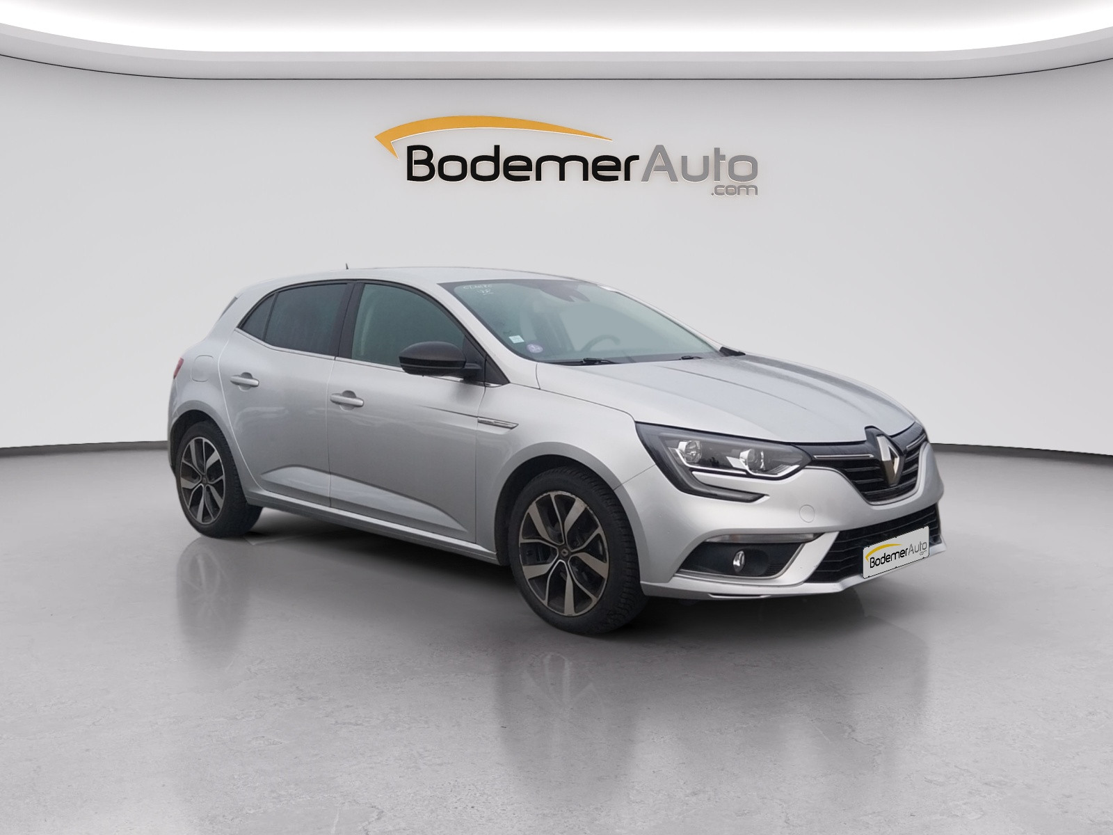 Vente en ligne Renault Megane 4 Mégane IV Berline TCe 140 Energy au prix de 13 990 €