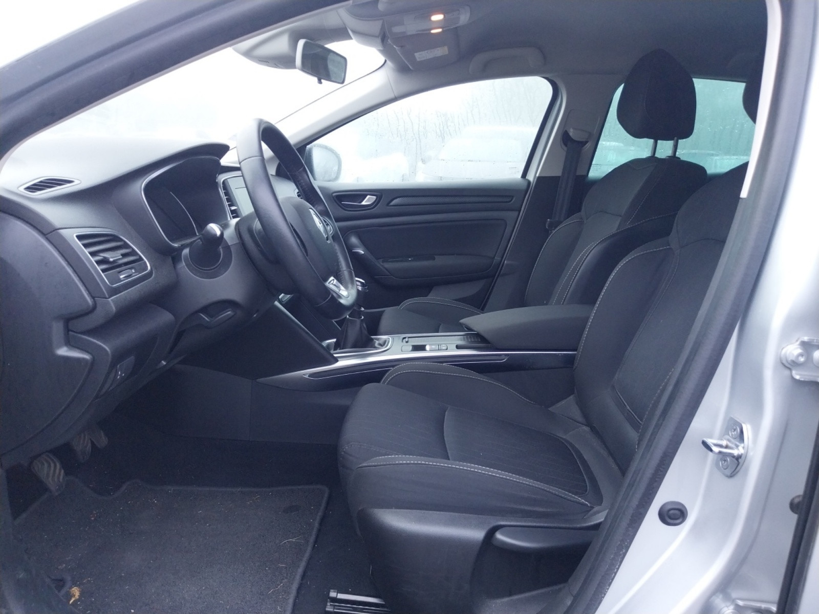 Vente en ligne Renault Megane 4 Mégane IV Berline TCe 140 Energy au prix de 13 990 €