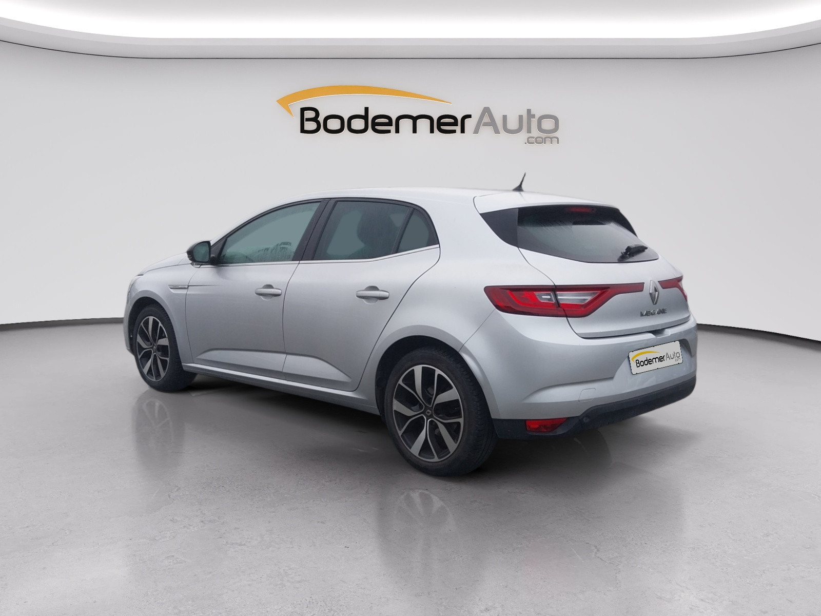 Vente en ligne Renault Megane 4 Mégane IV Berline TCe 140 Energy au prix de 13 990 €