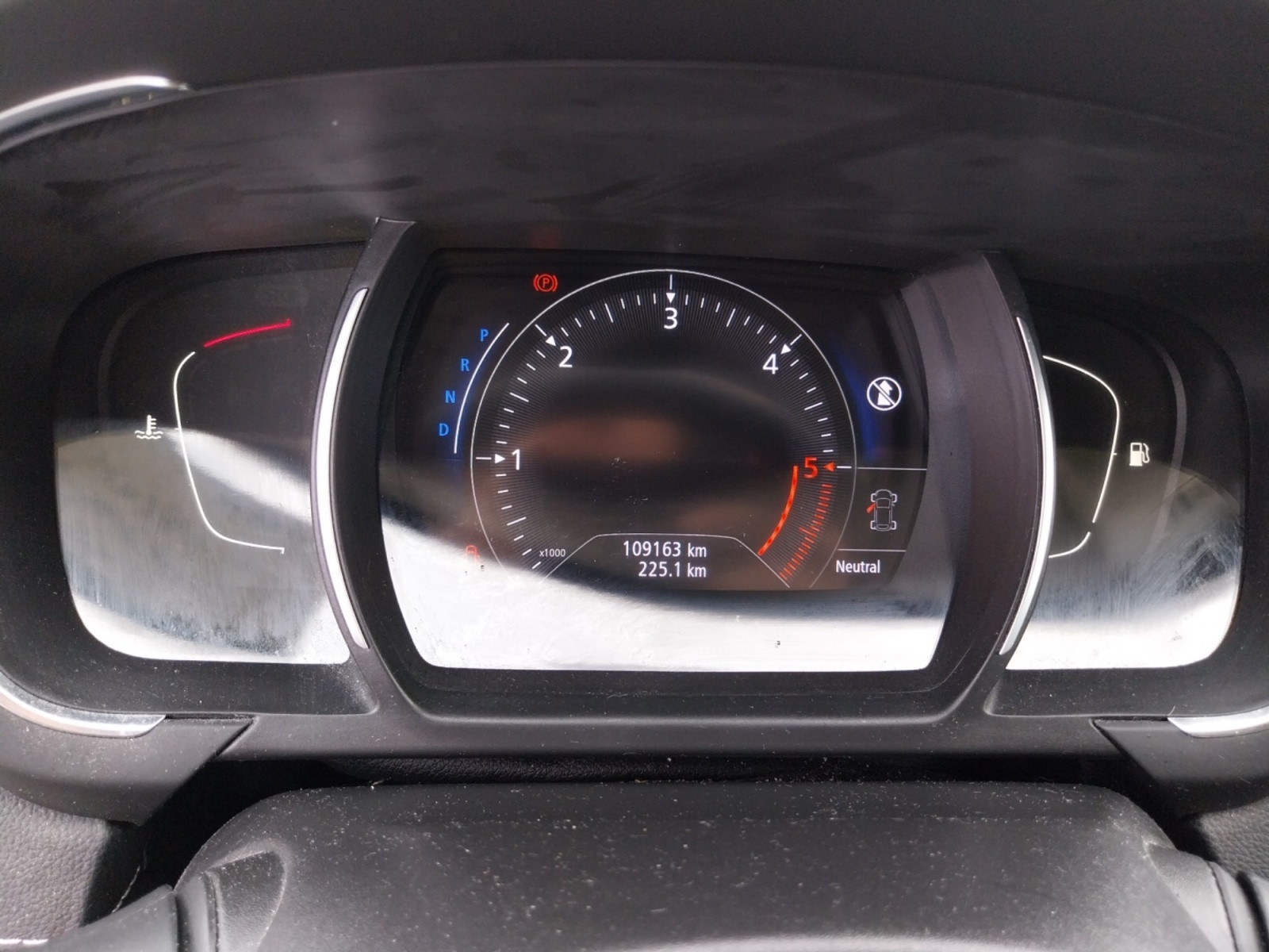 Vente en ligne Renault Scenic 4 Scenic Blue dCi 120 EDC au prix de 14 990 €