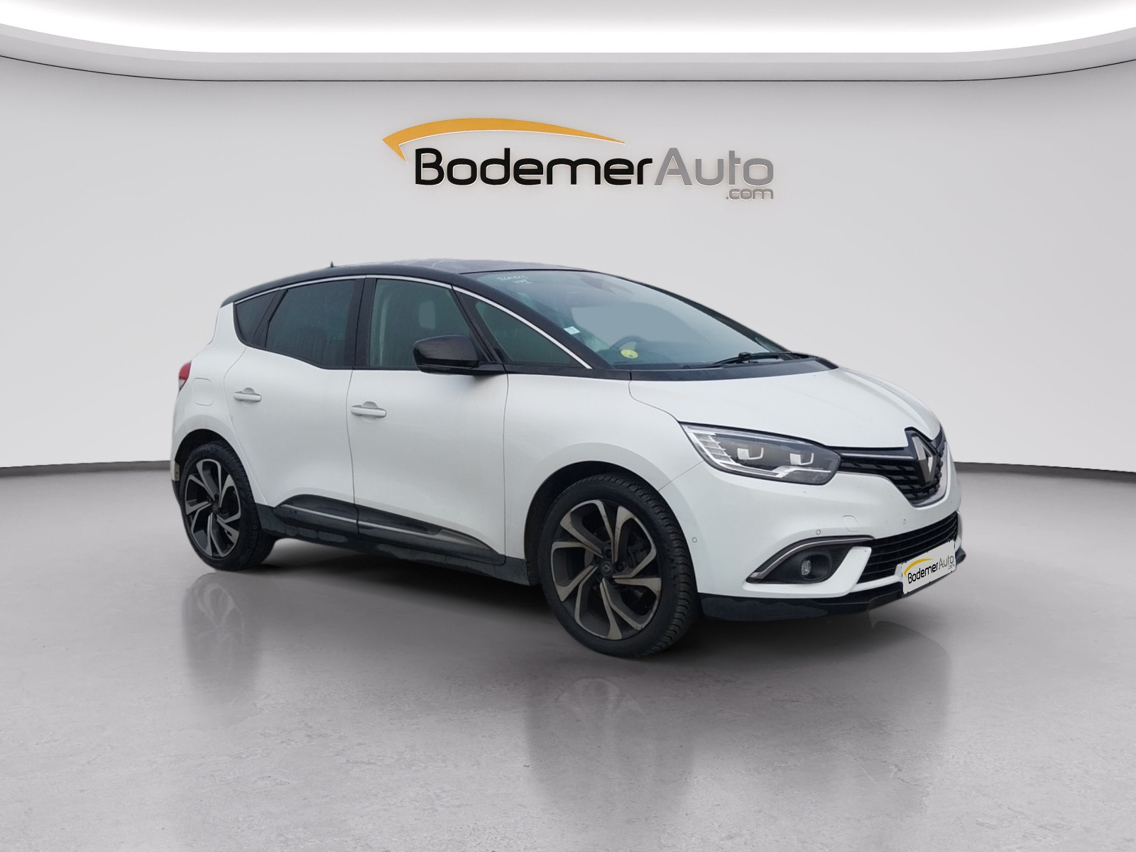 Vente en ligne Renault Scenic 4 Scenic Blue dCi 120 EDC au prix de 14 990 €