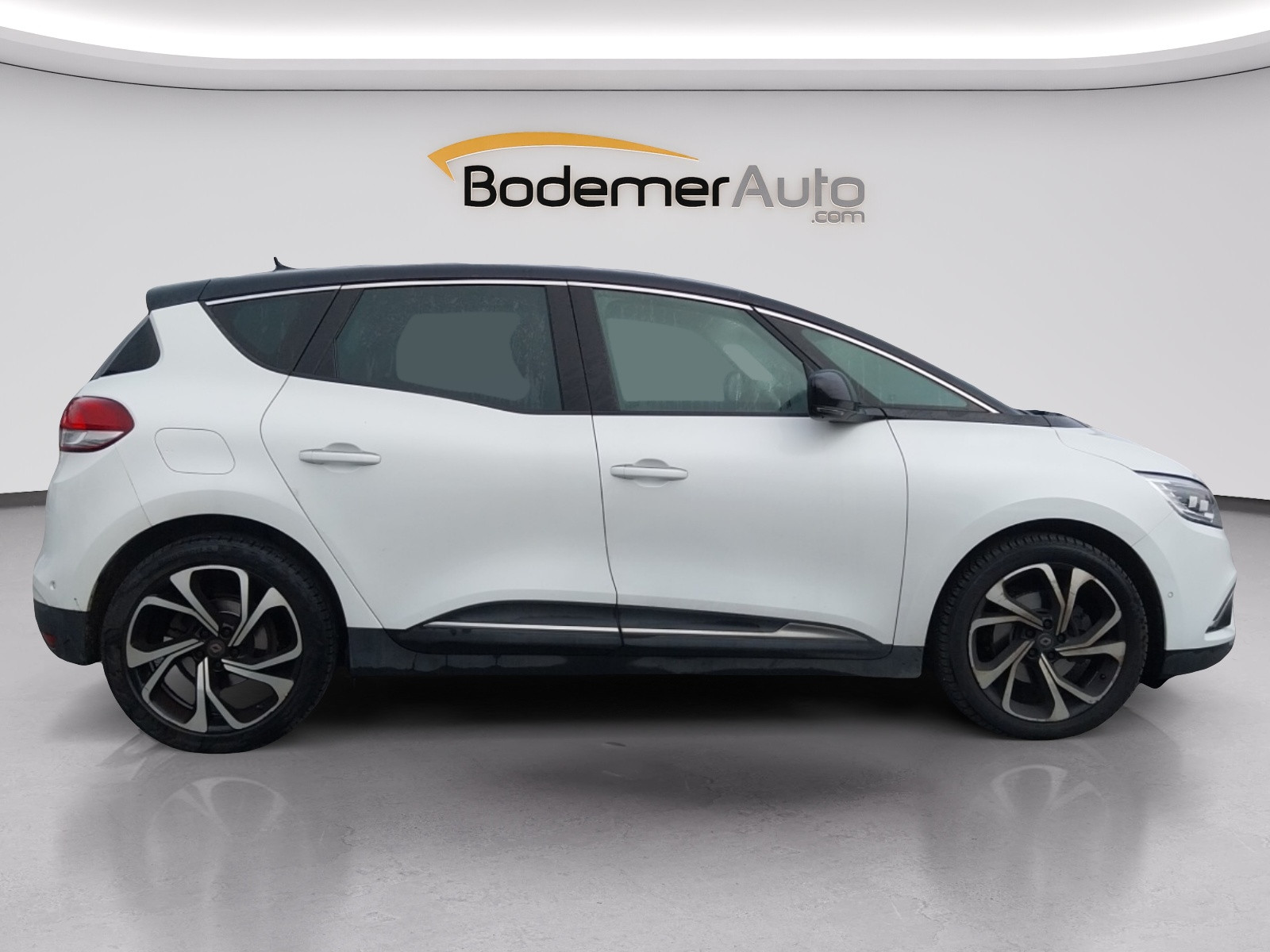 Vente en ligne Renault Scenic 4 Scenic Blue dCi 120 EDC au prix de 14 990 €