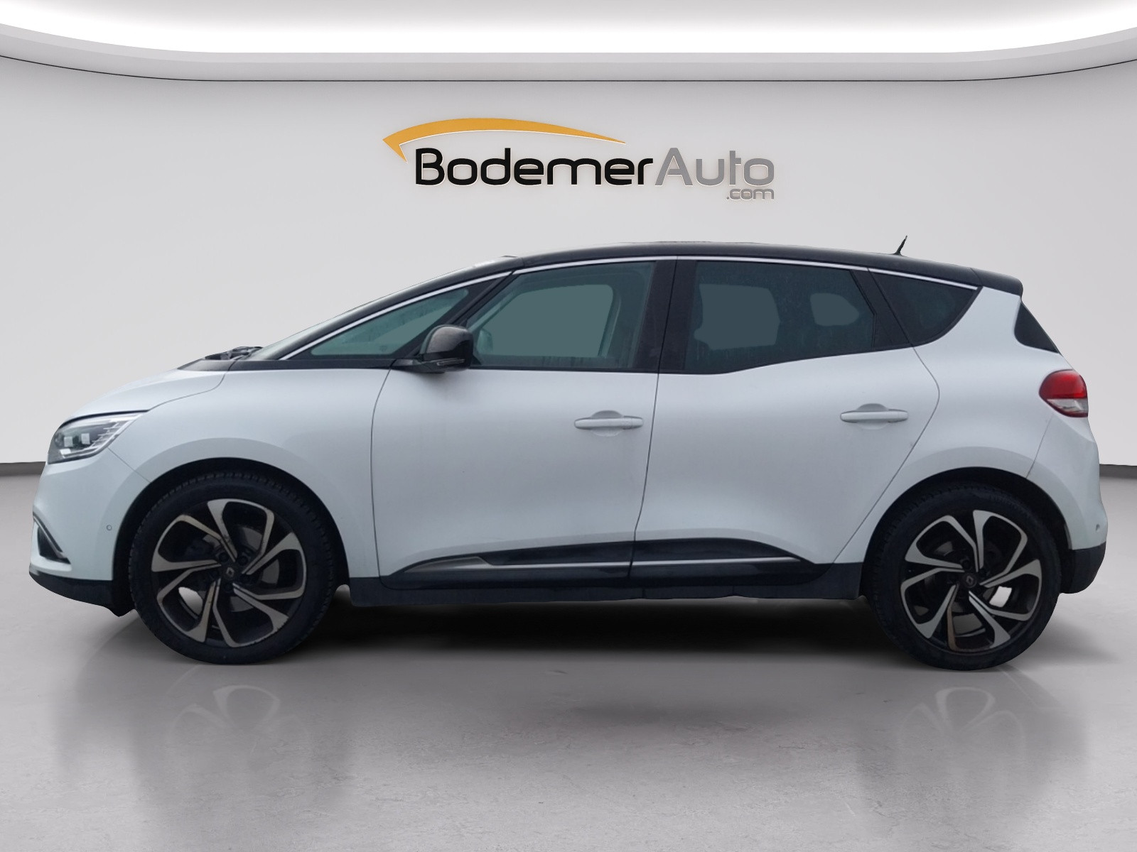 Vente en ligne Renault Scenic 4 Scenic Blue dCi 120 EDC au prix de 14 990 €