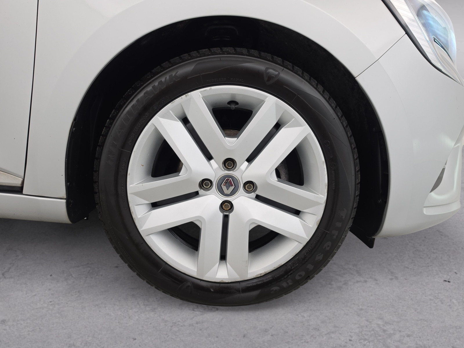 Vente en ligne Renault Clio 5 Clio TCe 100 GPL - 21N au prix de 13 990 €