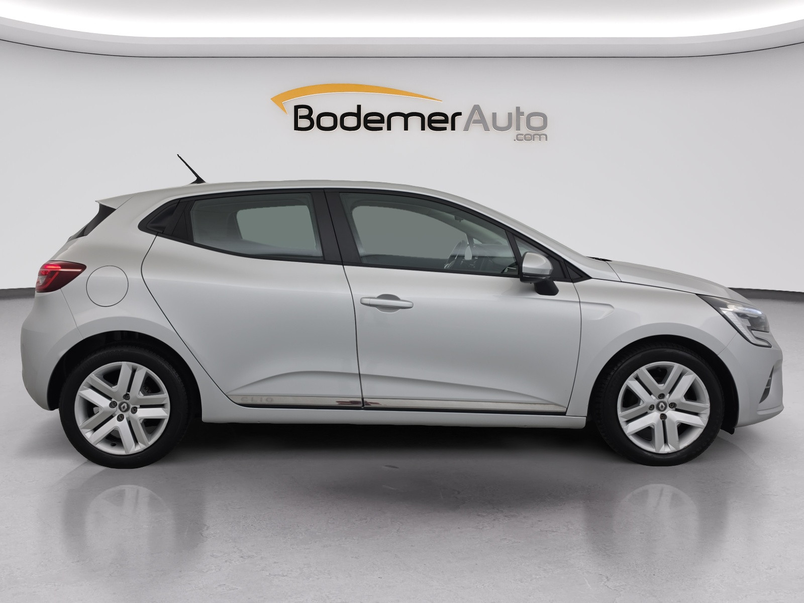 Vente en ligne Renault Clio 5 Clio TCe 100 GPL - 21N au prix de 13 990 €