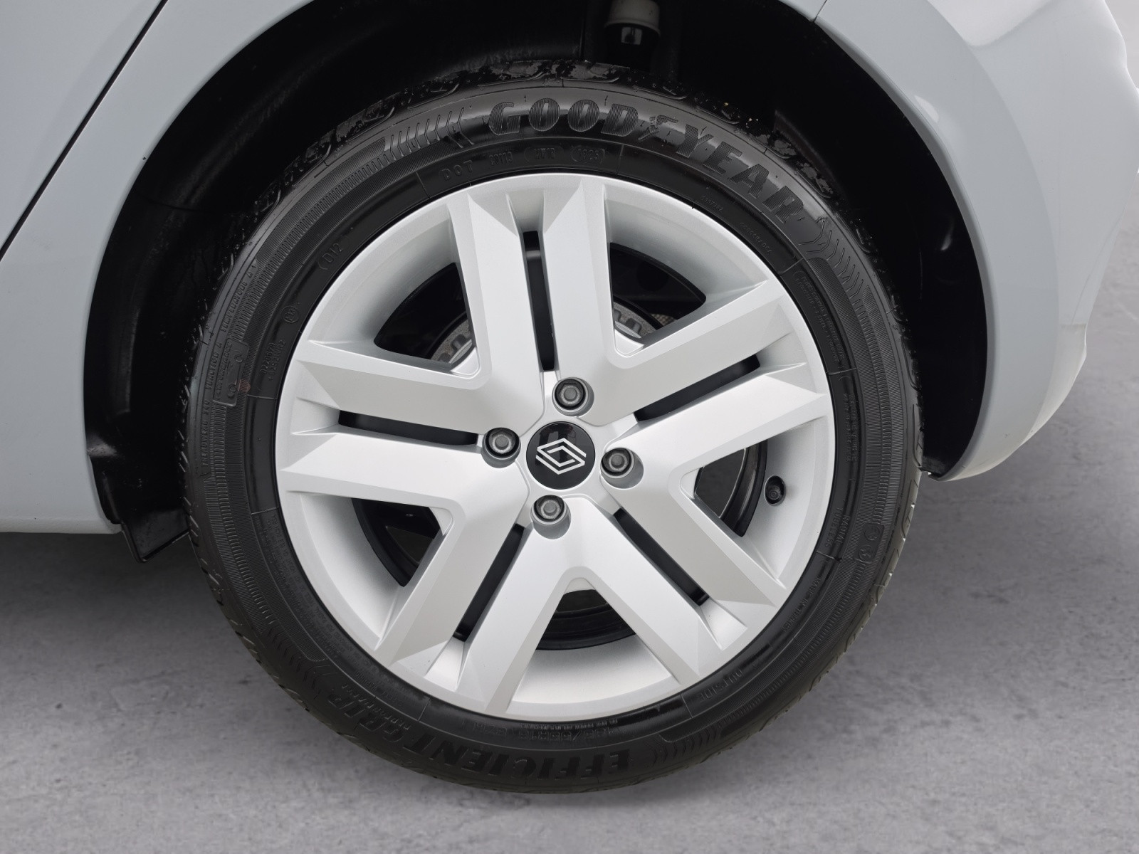 Vente en ligne Renault Clio 5 Clio Blue dCi 100 ch GSR2 au prix de 16 790 €