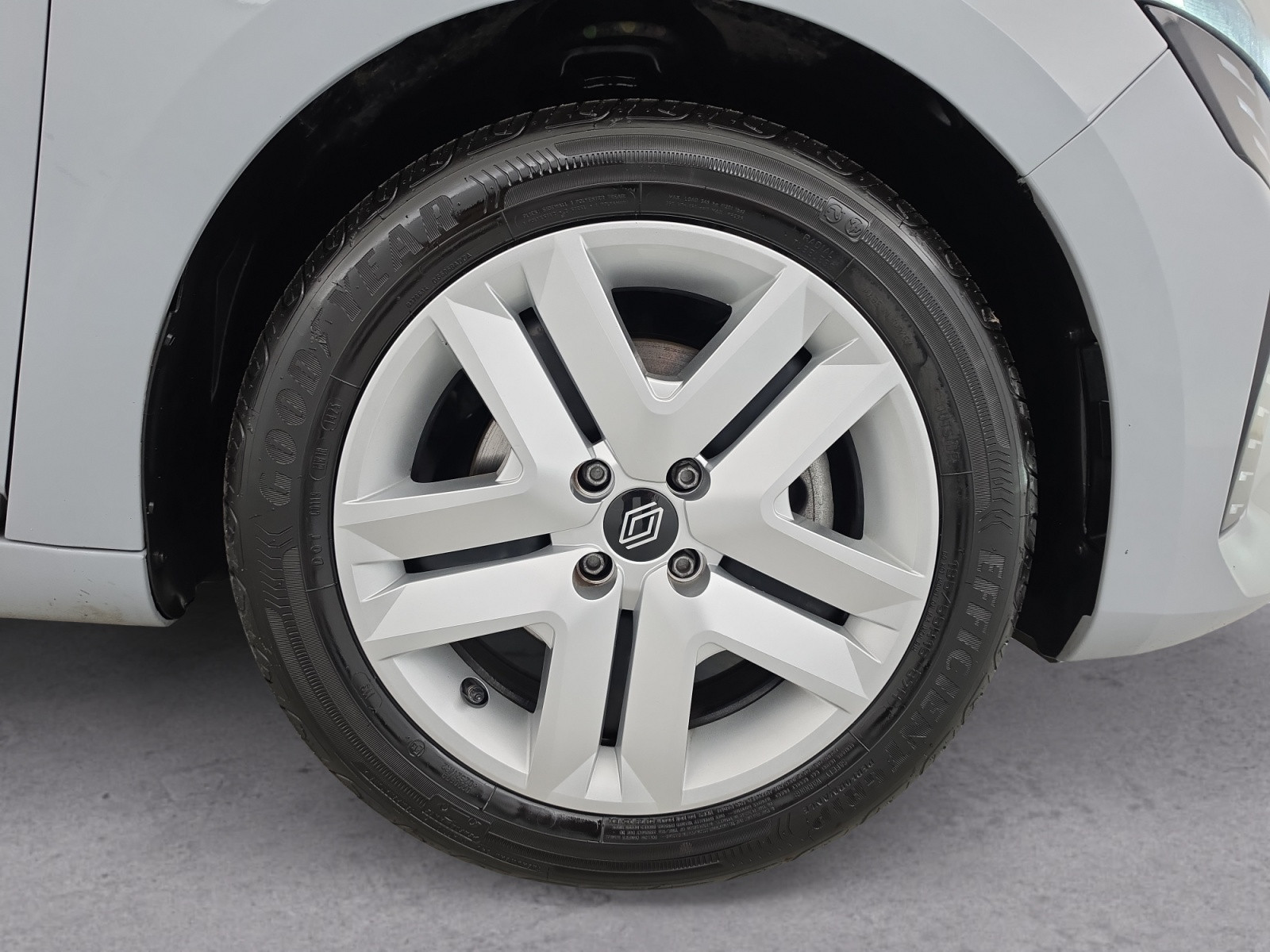 Vente en ligne Renault Clio 5 Clio Blue dCi 100 ch GSR2 au prix de 16 790 €